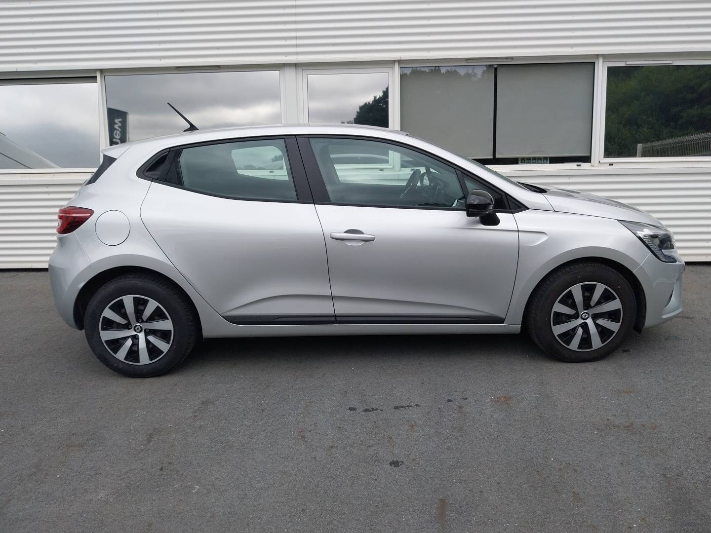 Vente en ligne Renault Clio 5 Clio TCe 90 au prix de 13 990 €