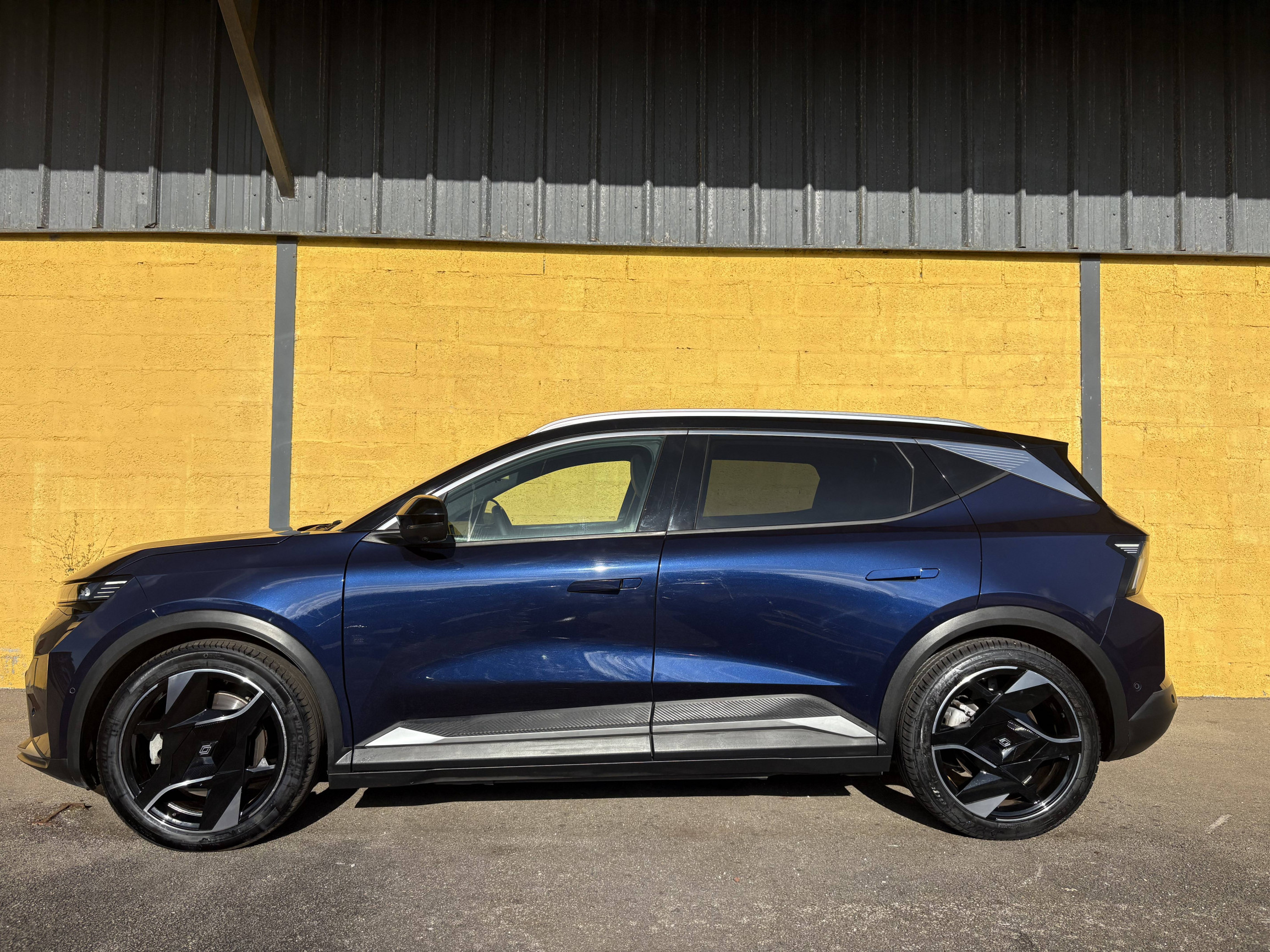 Vente en ligne Renault Scenic E-Tech Scenic E-Tech électrique 220 ch grande autonomie au prix de 40 990 €