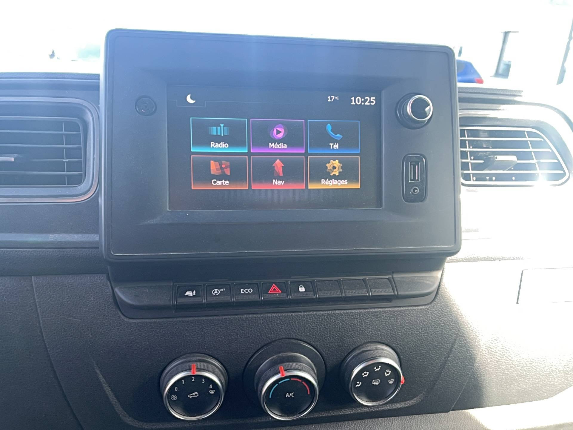 Vente en ligne Renault Master Fourgon MASTER FGN TRAC F2800 L1H1 BLUE DCI 150 au prix de 24 890 €