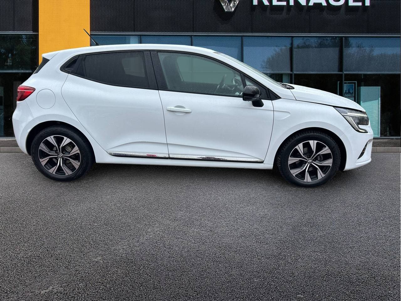 Vente en ligne Renault Clio 5 Clio TCe 90 au prix de 13 490 €