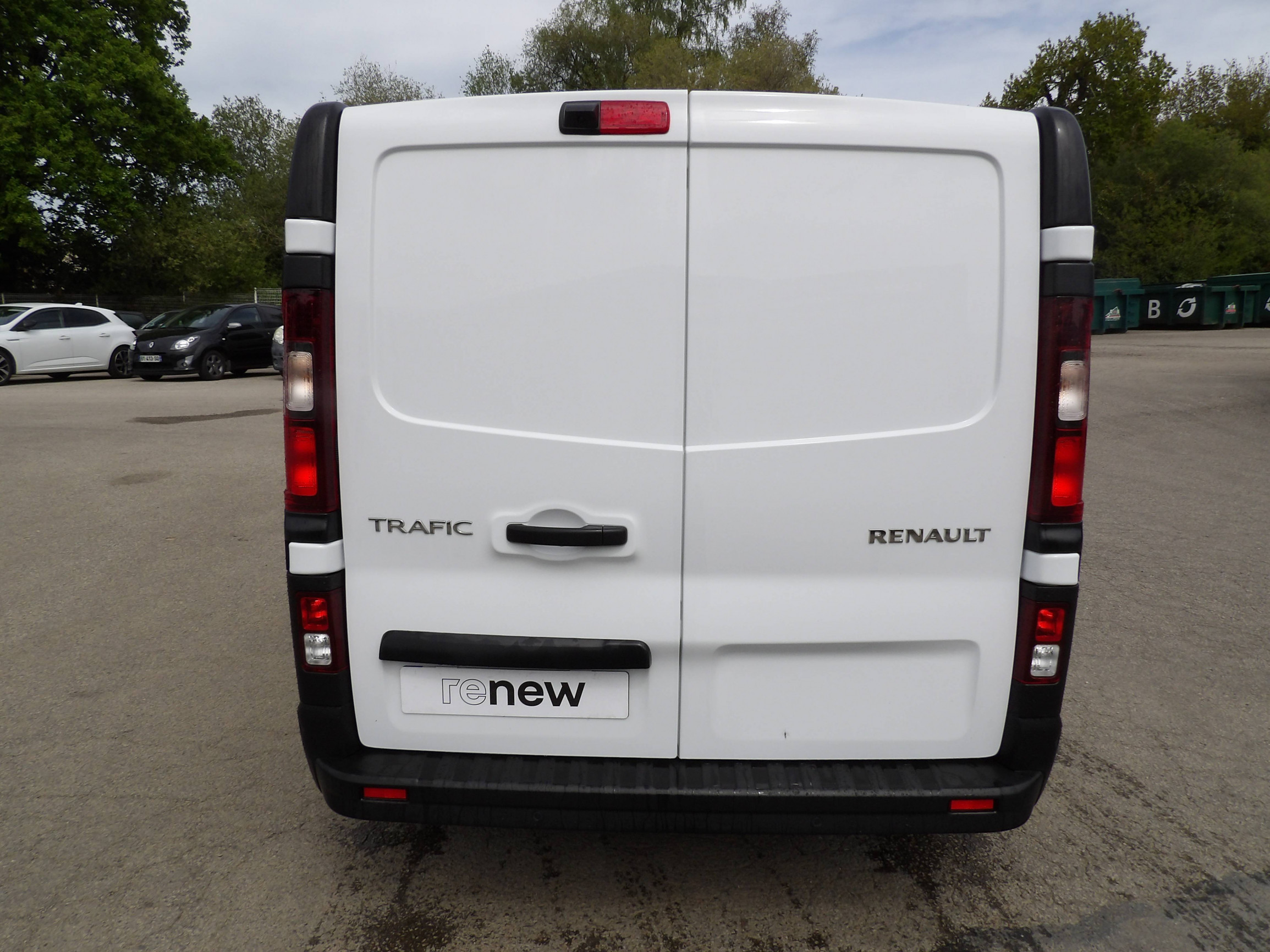 Vente en ligne Renault Trafic 3 Fourgon TRAFIC FG BLUE DCI 130 L1H1 3T GSR2 au prix de 28 999 €