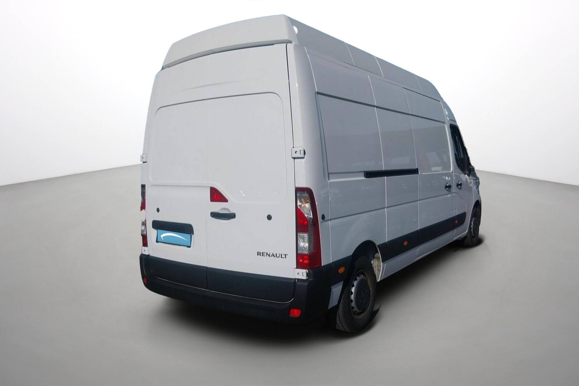 Vente en ligne Renault Master Fourgon MASTER FGN TRAC F3500 L3H3 BLUE DCI 135 au prix de 28 990 €