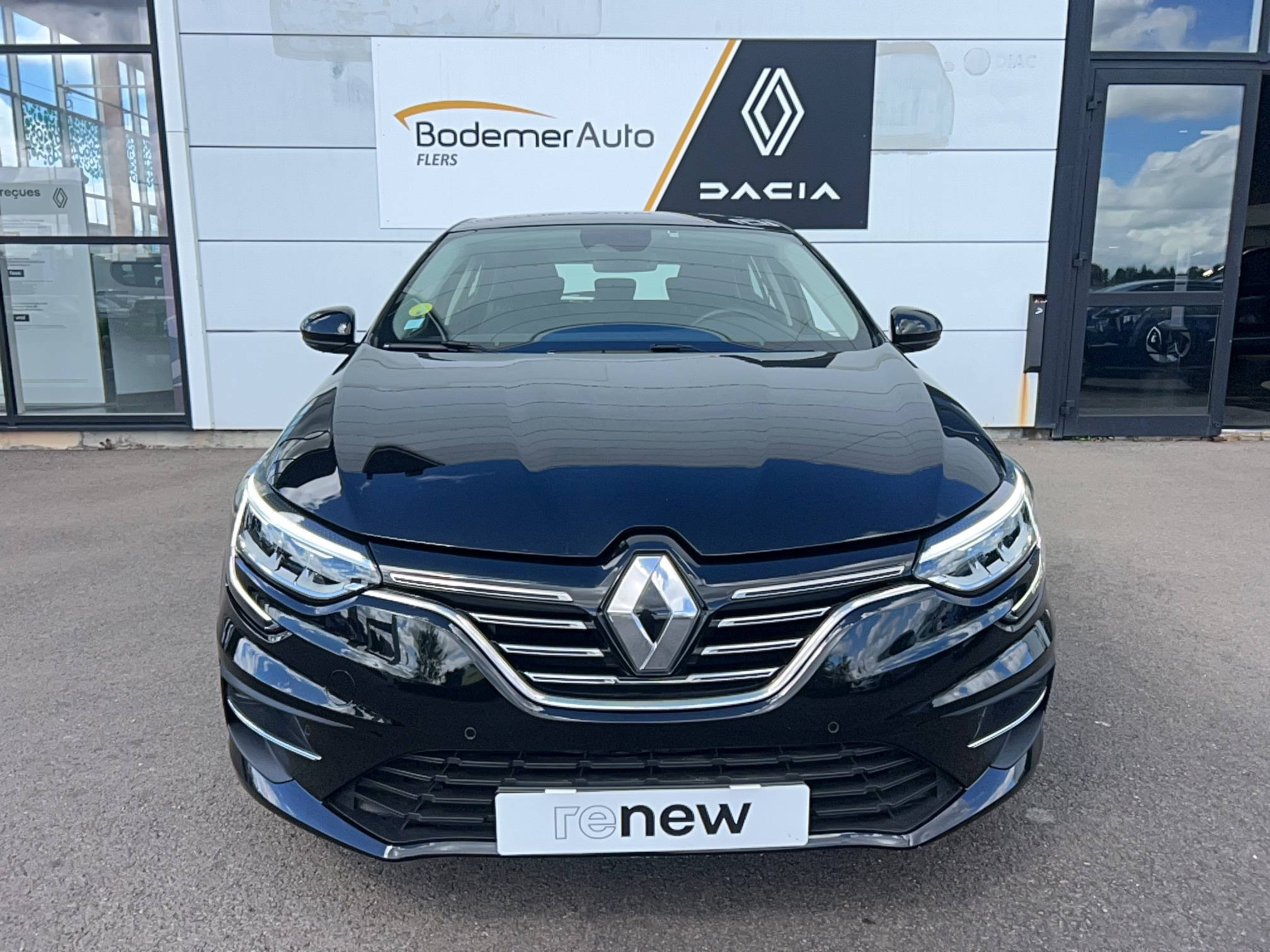 Vente en ligne Renault Megane 4 Mégane IV Berline Blue dCi 115 EDC au prix de 15 990 €