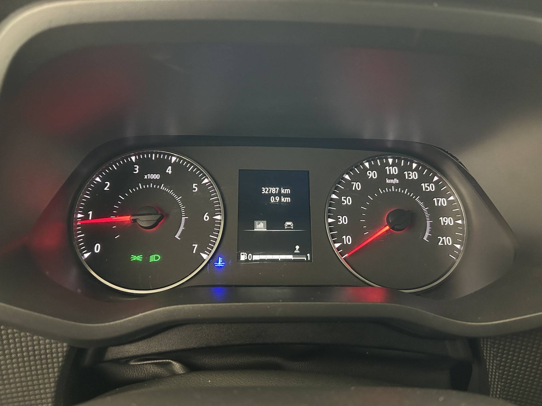 Vente en ligne Renault Trafic 3 Fourgon TRAFIC FG BLUE DCI 130 L1H1 3T GSR2 au prix de 26 750 €