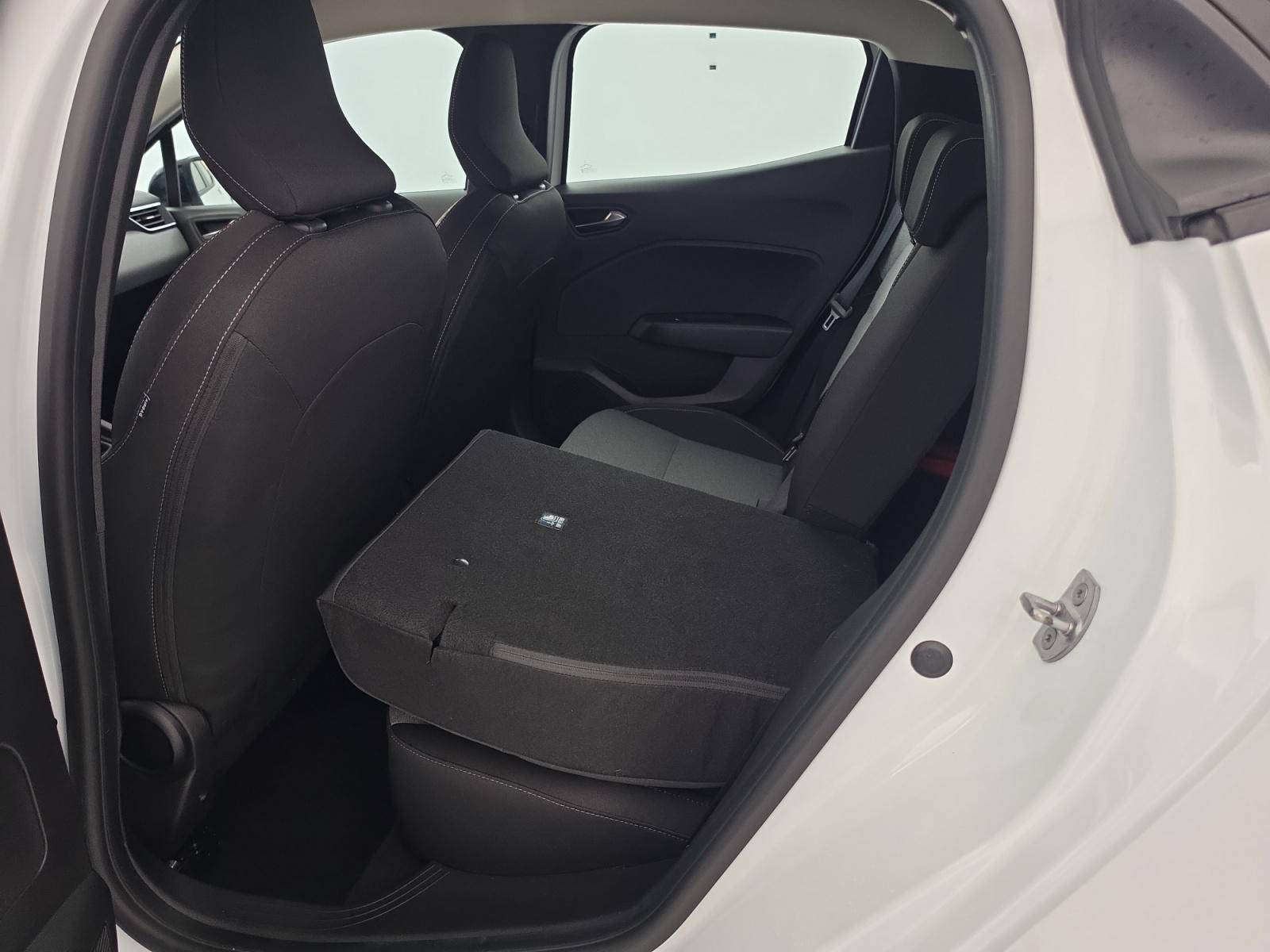 Vente en ligne Renault Clio 5 Clio Blue dCi 100 ch GSR2 au prix de 17 690 €
