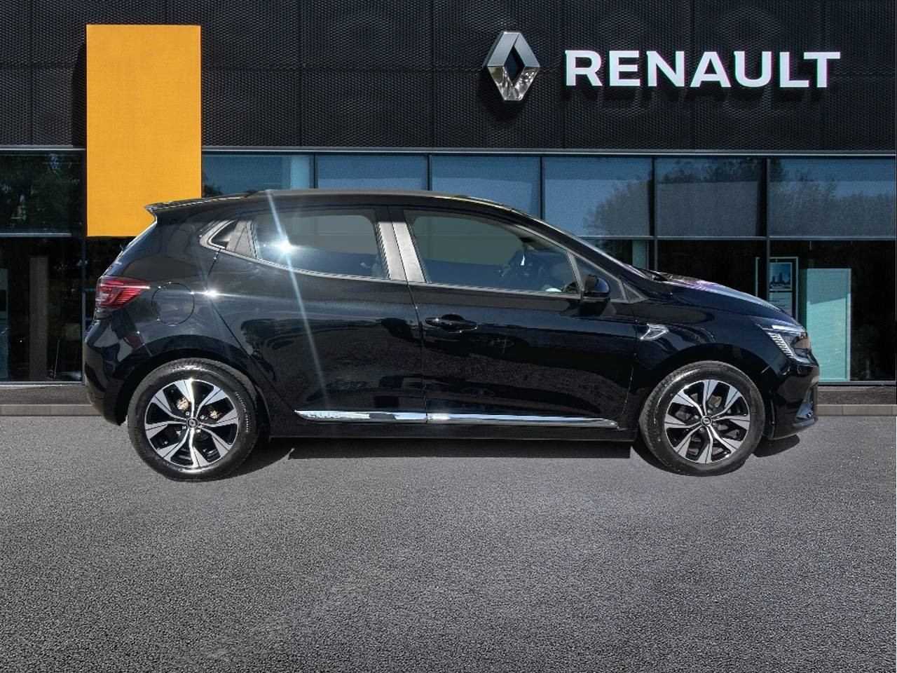 Vente en ligne Renault Clio 5 Clio TCe 90 - 21N au prix de 14 990 €