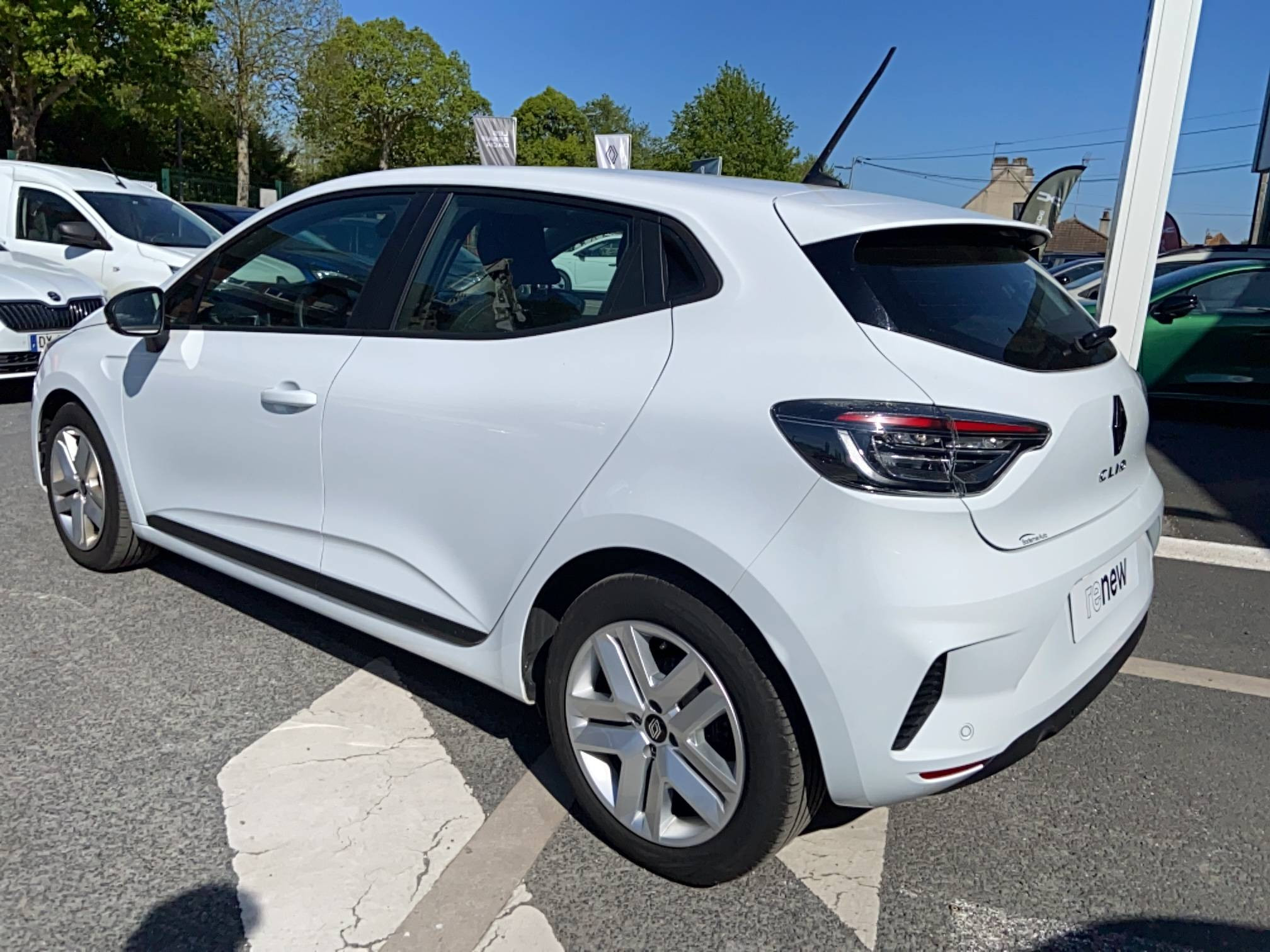 Vente en ligne Renault Clio 5 Clio Eco-G 100 ch GSR2 au prix de 16 290 €