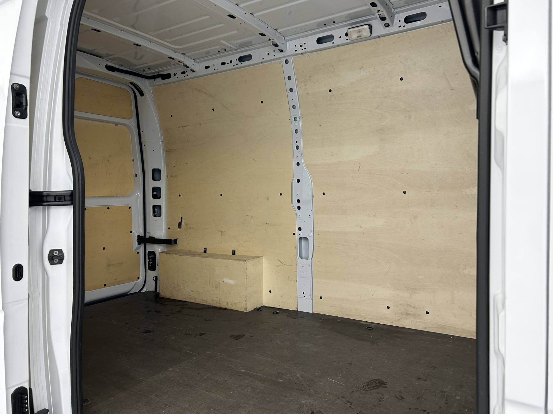 Vente en ligne Renault Master Fourgon MASTER FGN TRAC F3500 L2H2 BLUE DCI 135 au prix de 23 590 €
