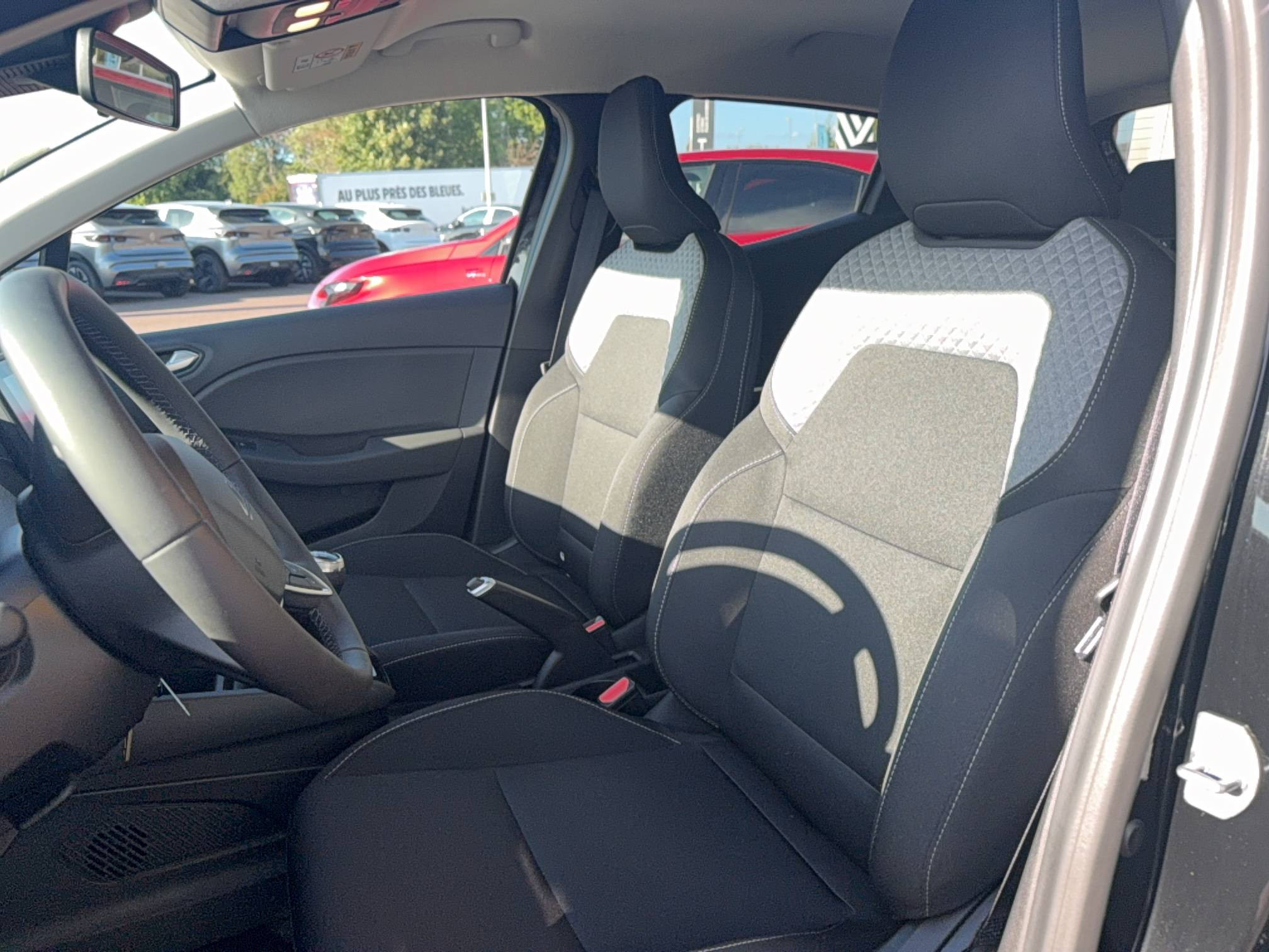 Vente en ligne Renault Clio 5 Clio Eco-G 100 ch au prix de 17 490 €
