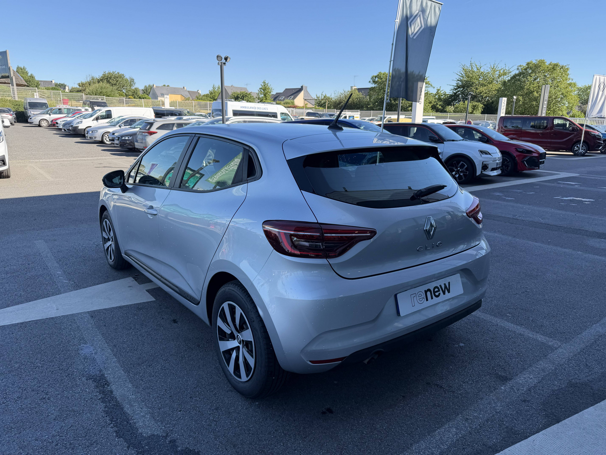 Vente en ligne Renault Clio 5 Clio TCe 90 au prix de 15 490 €
