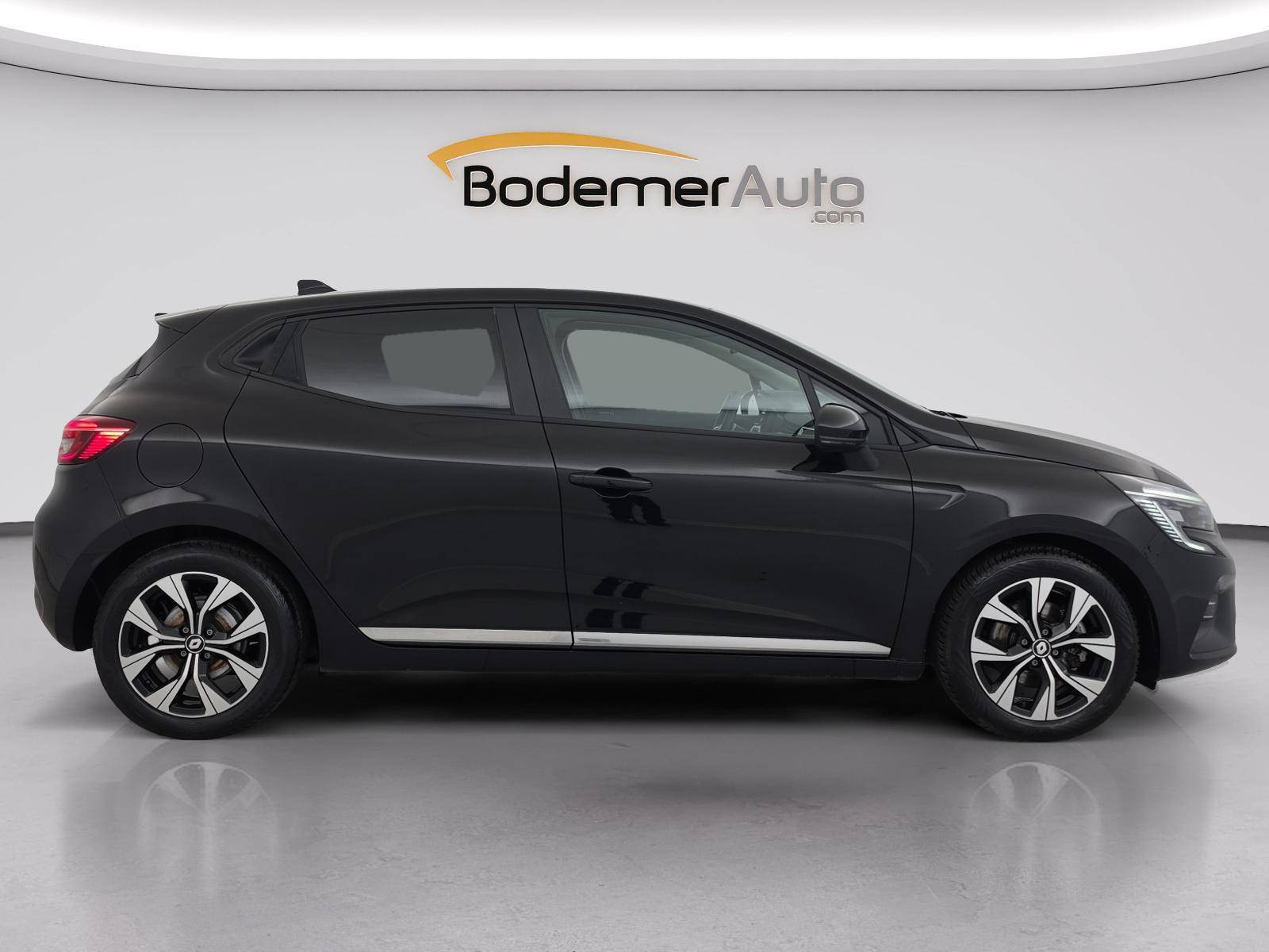 Vente en ligne Renault Clio 5 Clio E-Tech full hybrid 145 au prix de 16 990 €