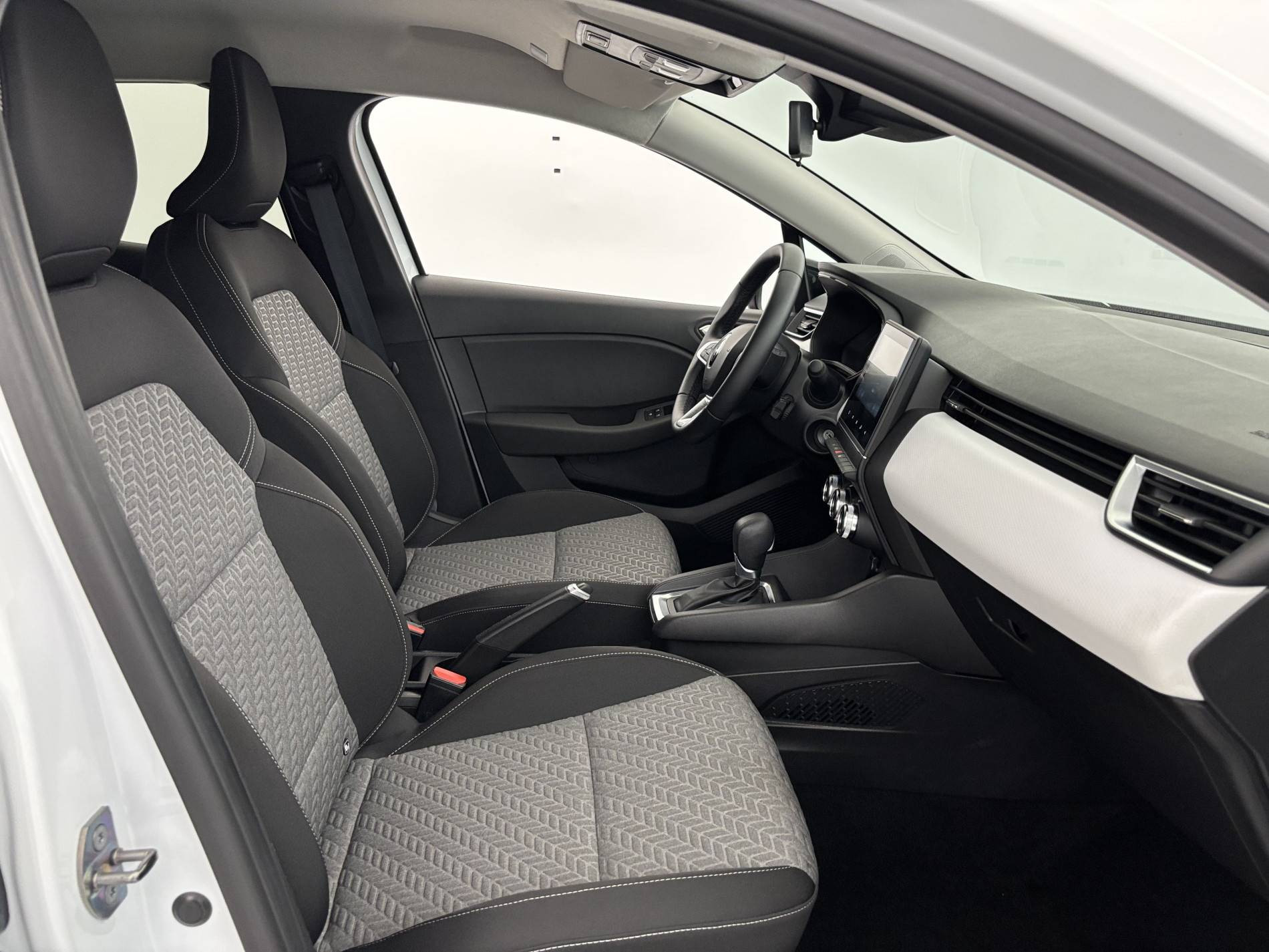 Vente en ligne Renault Clio 5 Clio E-Tech full hybrid 145 au prix de 15 490 €