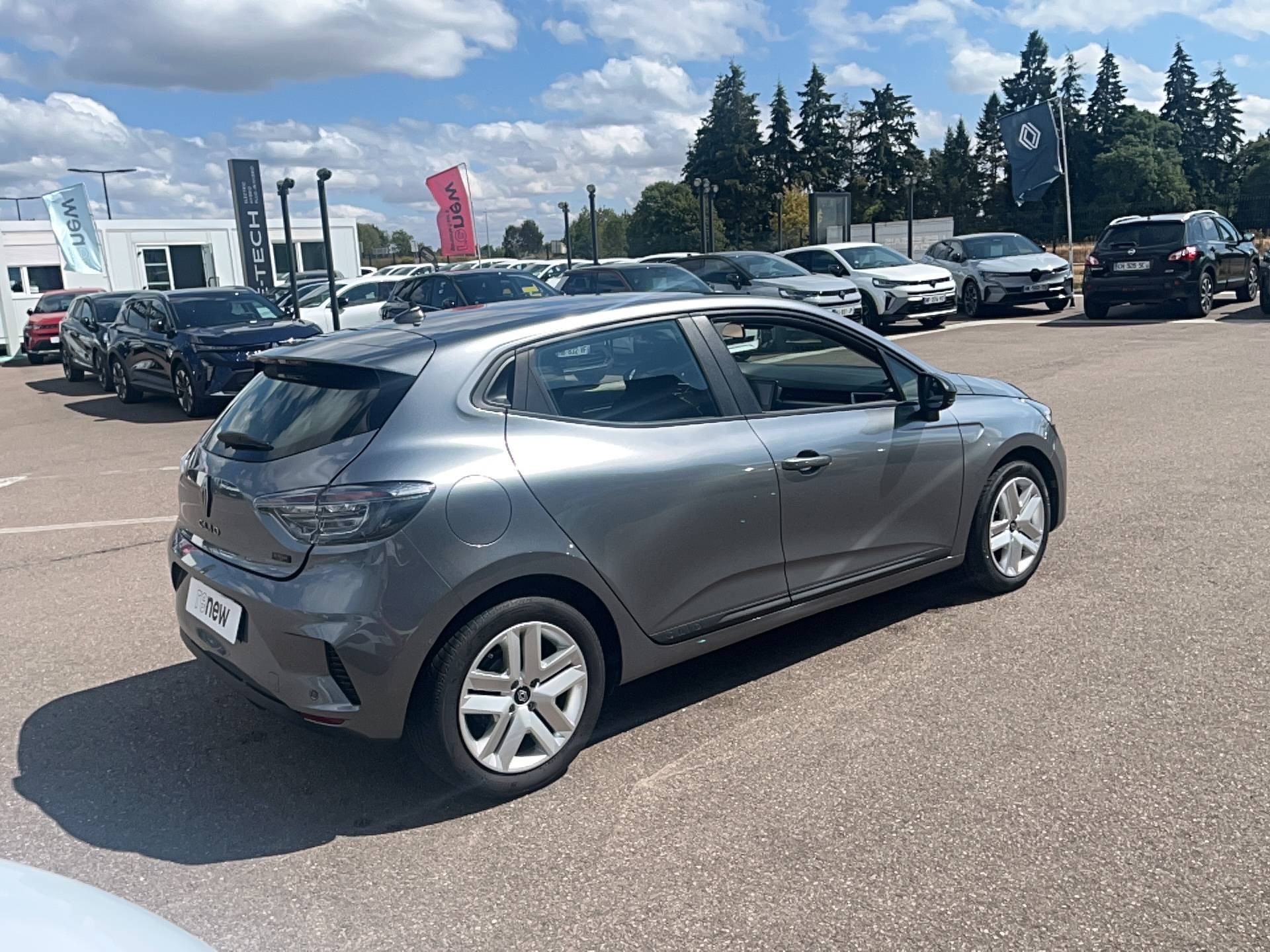 Vente en ligne Renault Clio 5 Clio E-Tech full hybrid 145 ch GSR2 au prix de 18 990 €