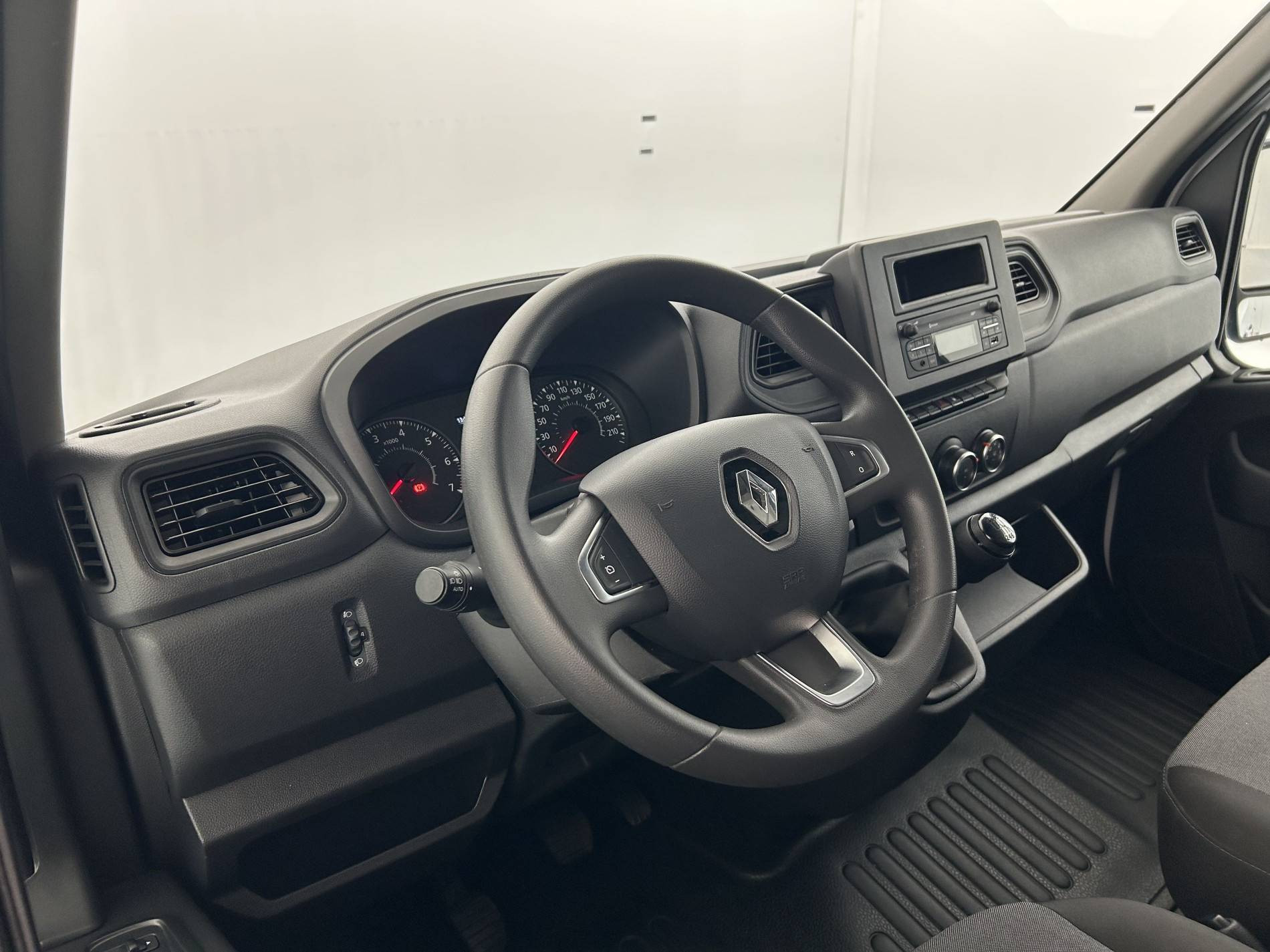Vente en ligne Renault Master Fourgon MASTER FGN TRAC F3500 L3H3 BLUE DCI 135 au prix de 30 000 €