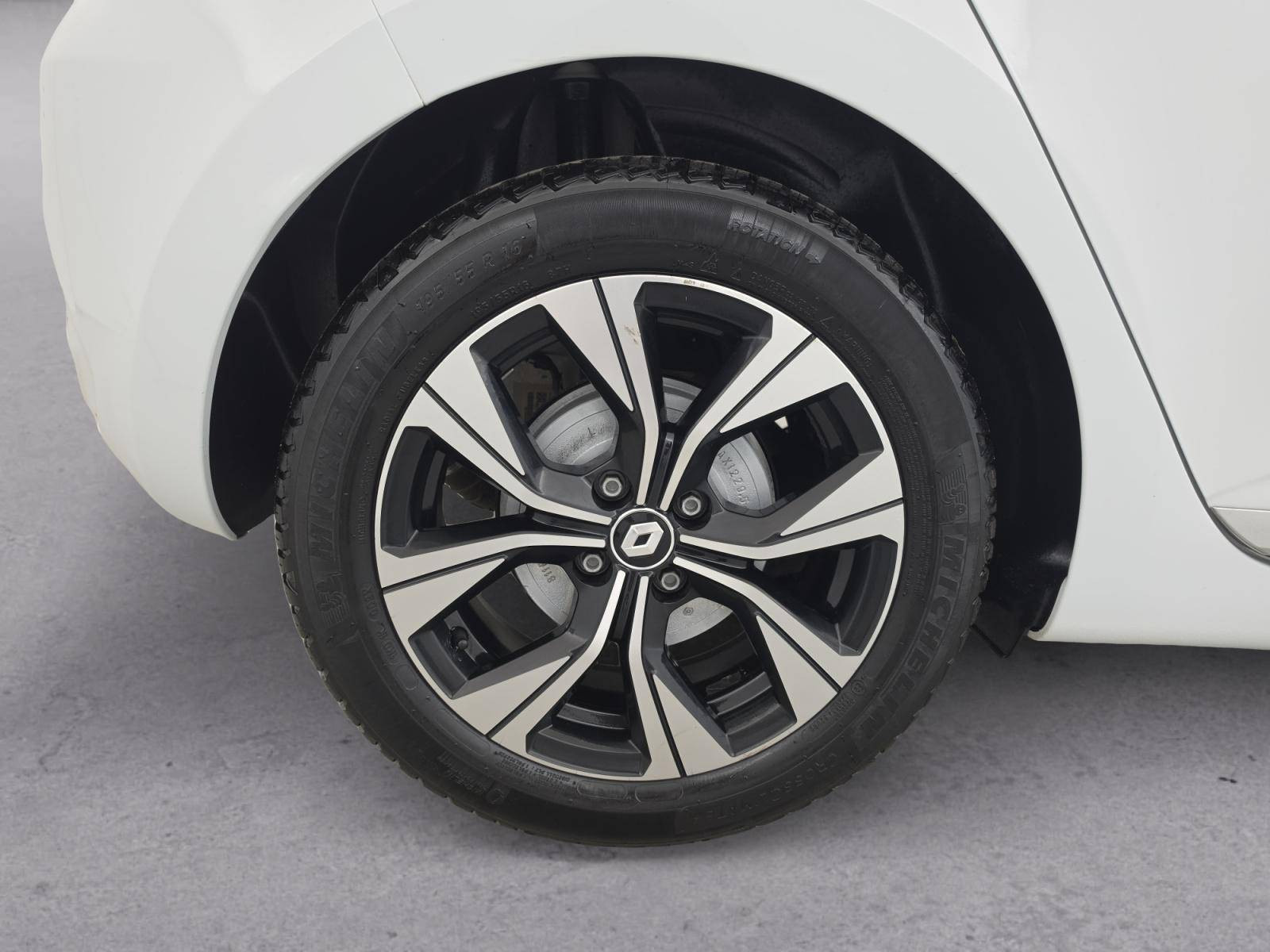 Vente en ligne Renault Clio 5 Clio E-Tech full hybrid 145 au prix de 13 791 €
