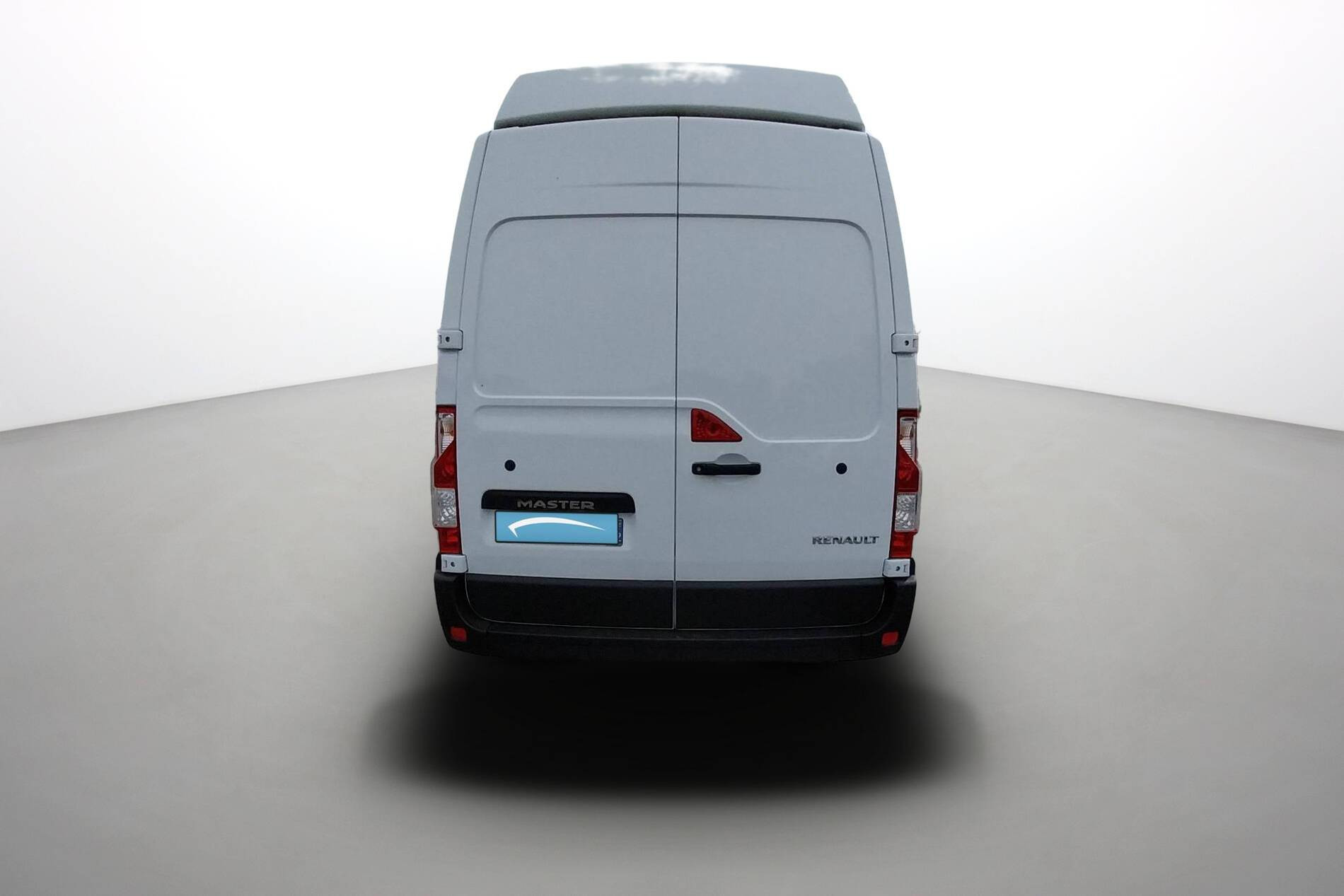 Vente en ligne Renault Master Fourgon MASTER FGN TRAC F3500 L3H3 BLUE DCI 135 au prix de 29 790 €