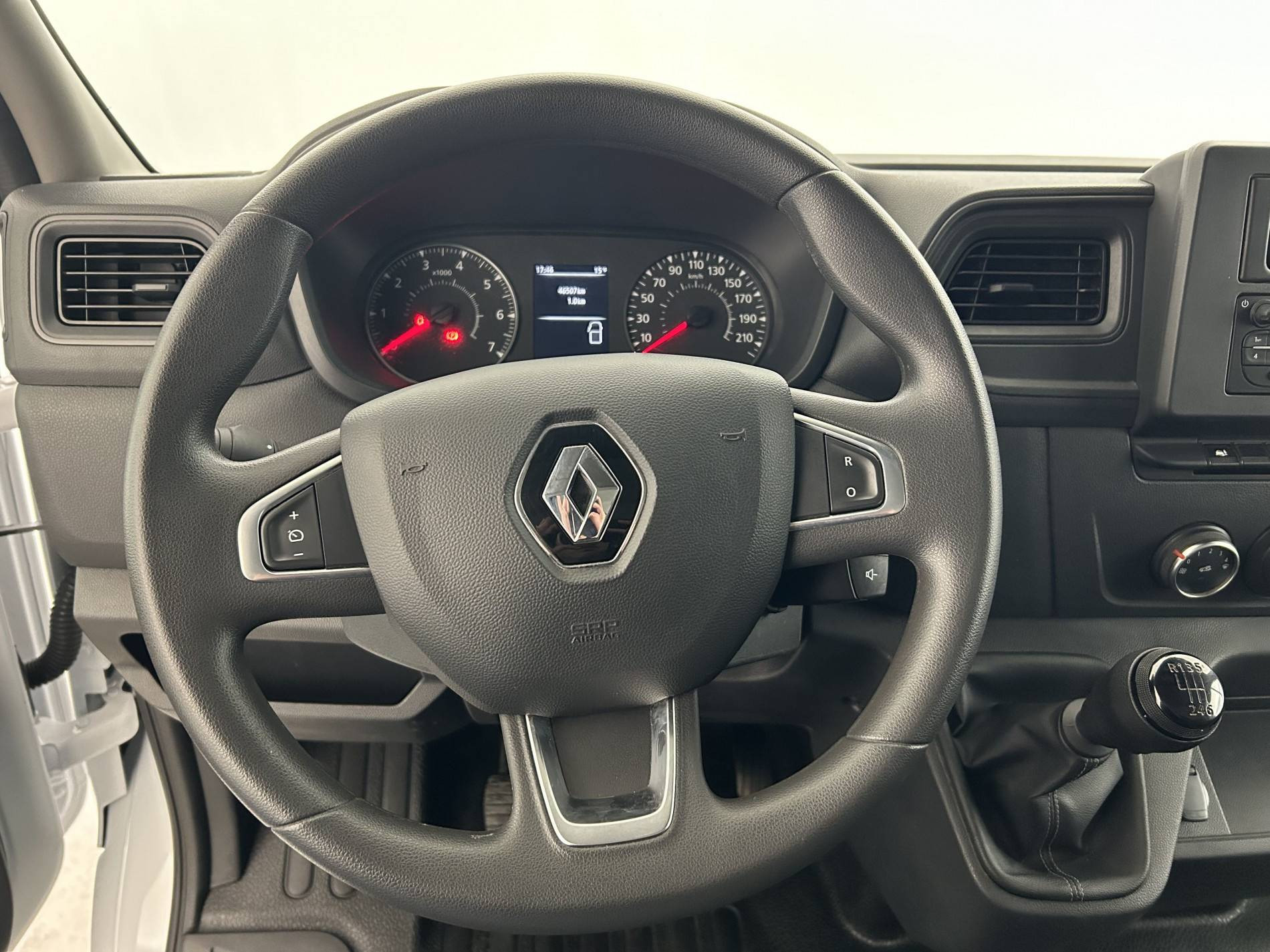 Vente en ligne Renault Master Fourgon MASTER FGN TRAC F3500 L2H2 BLUE DCI 135 au prix de 24 690 €