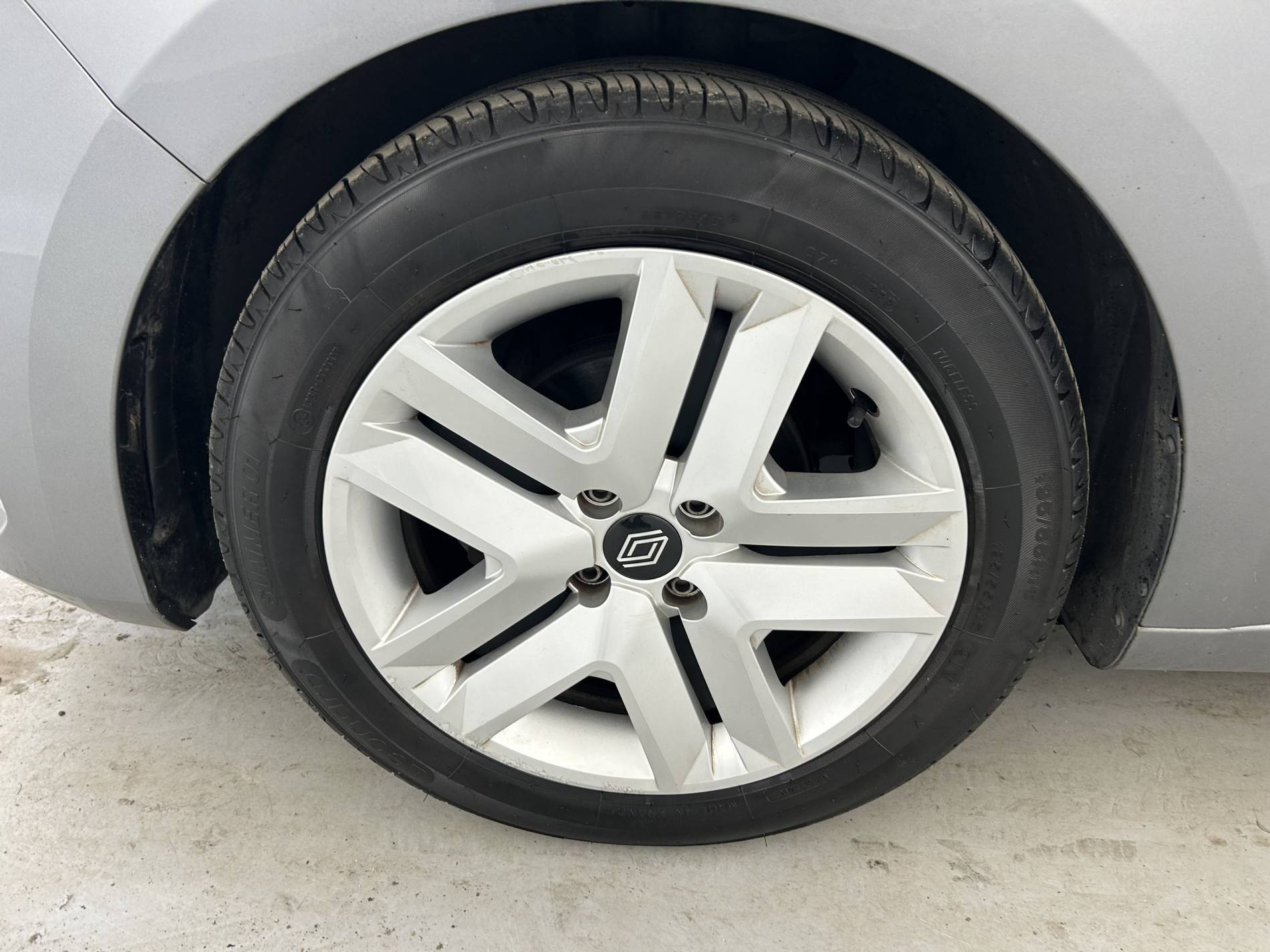 Vente en ligne Renault Clio 5 Clio TCe 90 au prix de 14 890 €