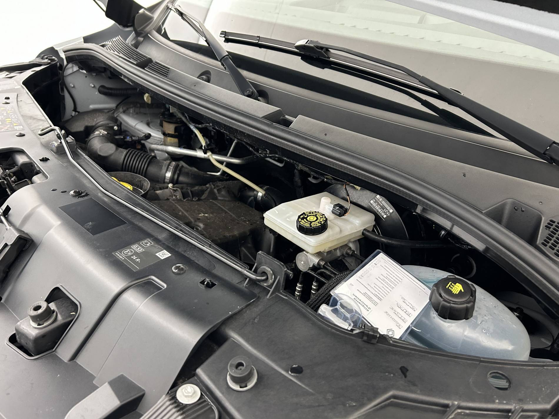 Vente en ligne Renault Master Fourgon MASTER FGN TRAC F3500 L2H2 BLUE DCI 135 au prix de 25 490 €