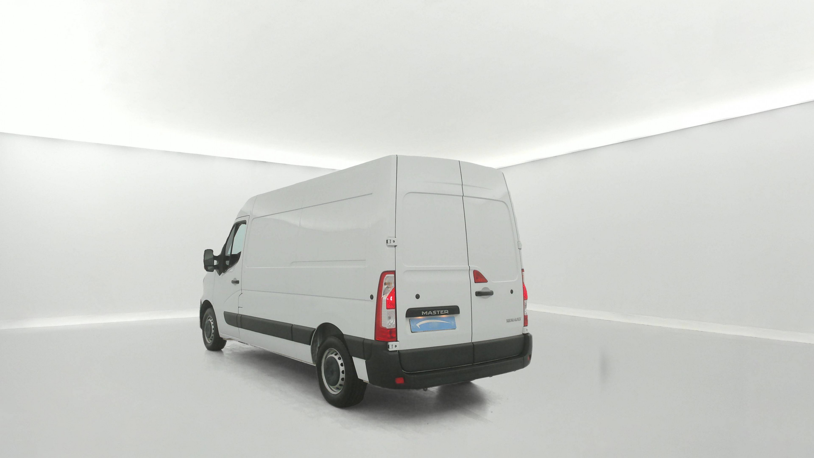 Vente en ligne Renault Master Fourgon MASTER FGN TRAC F3500 L2H2 BLUE DCI 135 au prix de 22 990 €