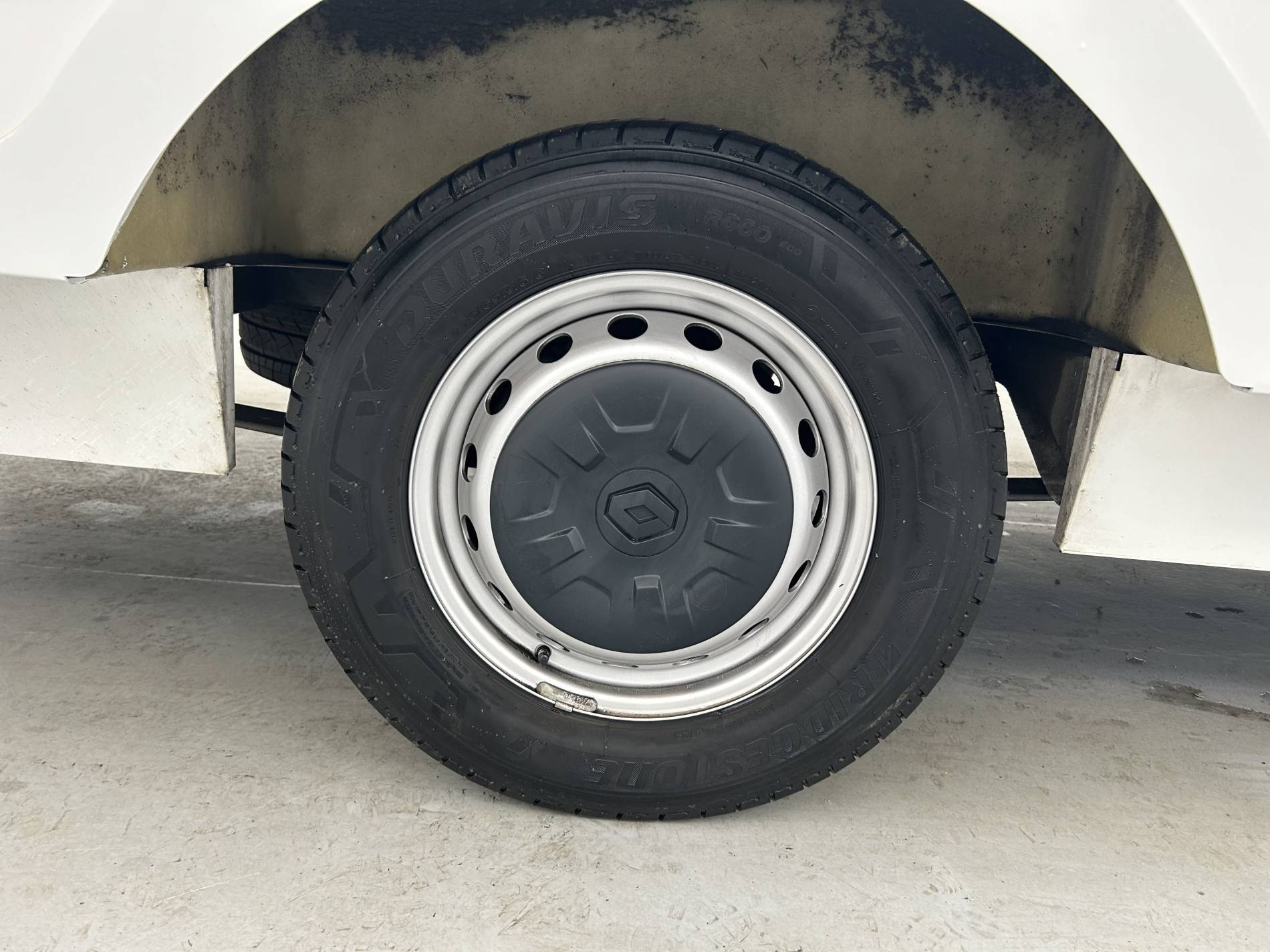Vente en ligne Renault Master 3 Châssis Cabine MASTER PHC TRAC F3500 L3H1 BLUE DCI 145 EURO VI au prix de 30 990 €