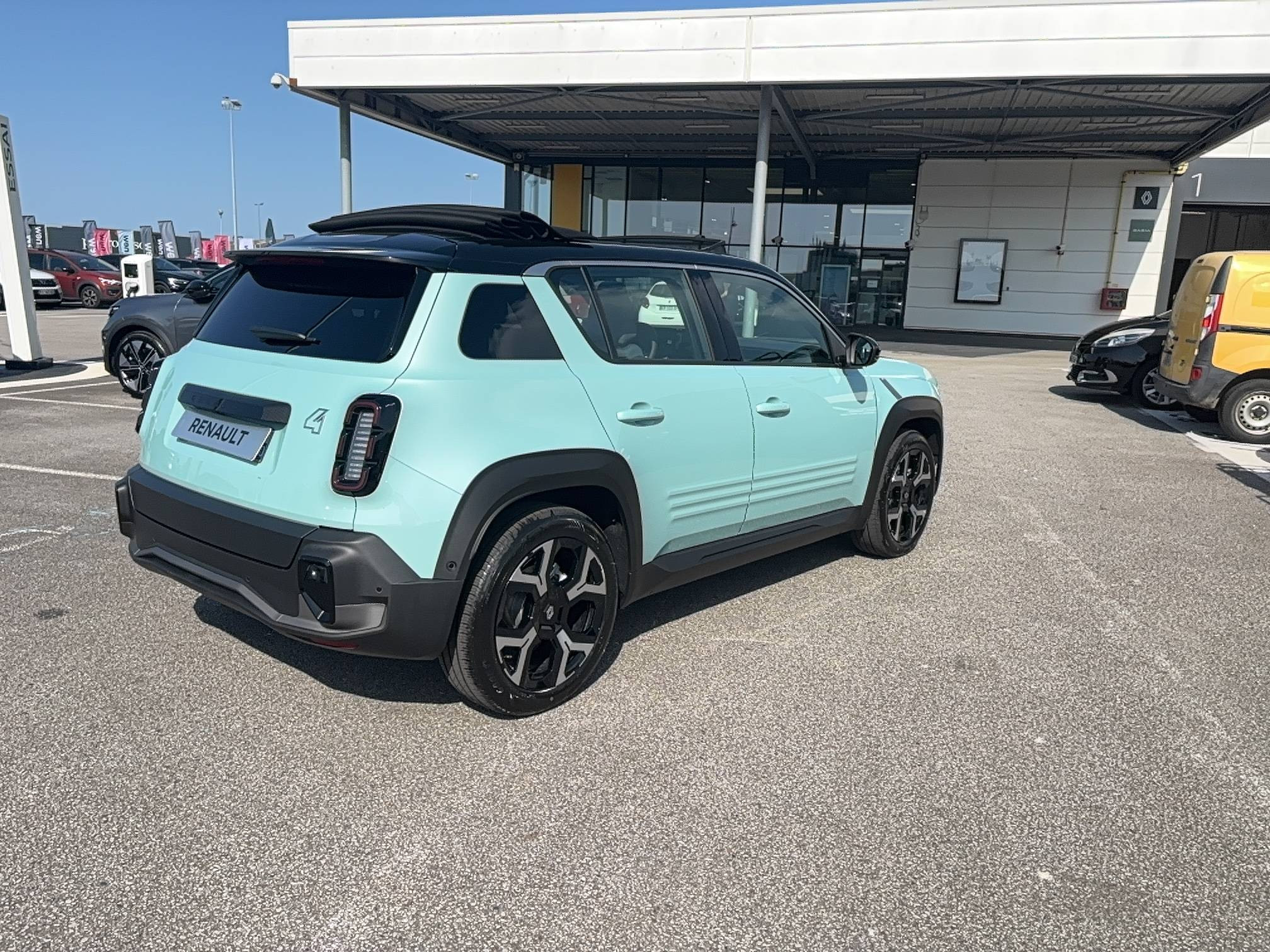 Vente en ligne Renault R4 E-Tech  150 ch autonomie confort au prix de 36 900 €