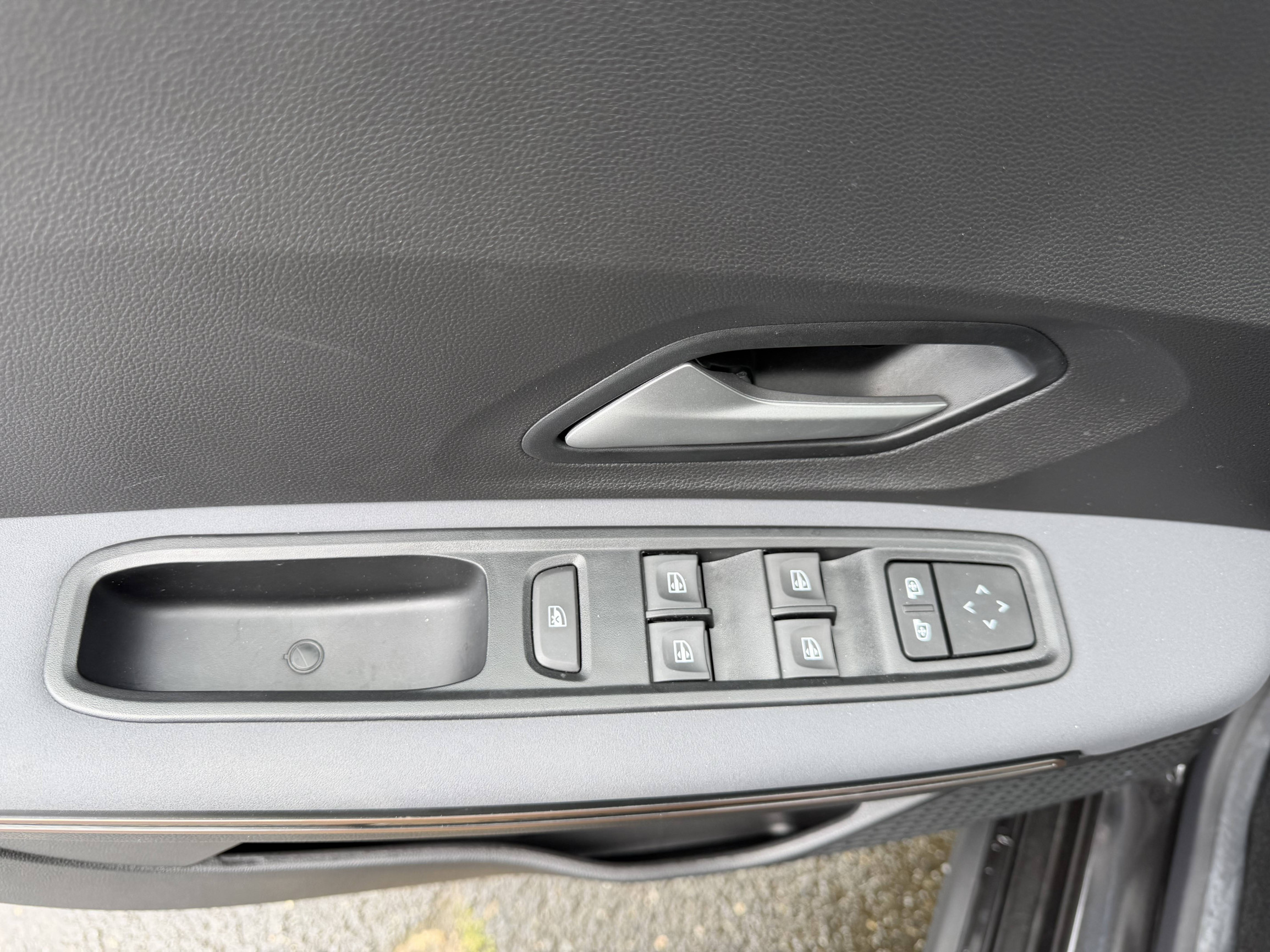 Vente en ligne Dacia Jogger  Hybrid 140 7 places GSR2 au prix de 25 990 €
