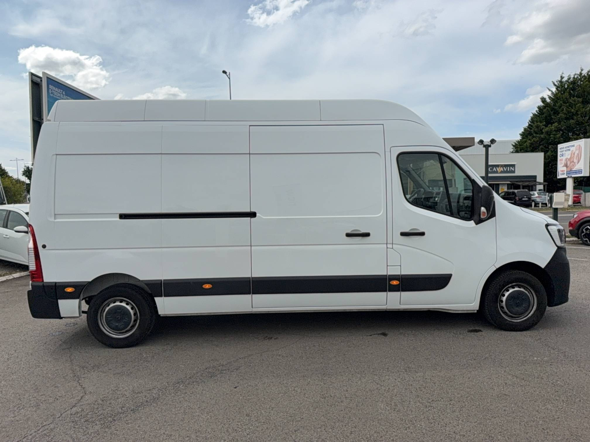 Vente en ligne Renault Master Fourgon MASTER FGN TRAC F3500 L3H3 BLUE DCI 135 au prix de 23 990 €