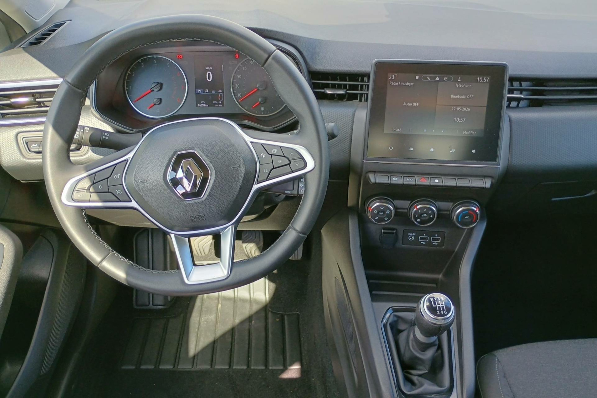 Vente en ligne Renault Clio 5 Clio TCe 90 au prix de 14 790 €