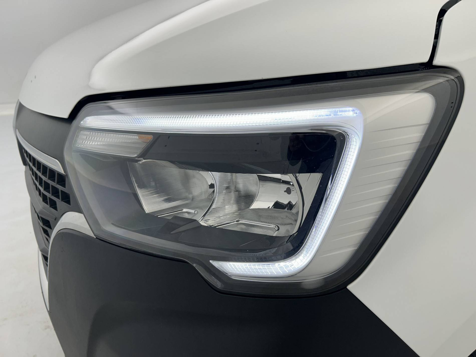 Vente en ligne Renault Master Fourgon MASTER FGN TRAC F3500 L2H2 BLUE DCI 135 au prix de 26 900 €