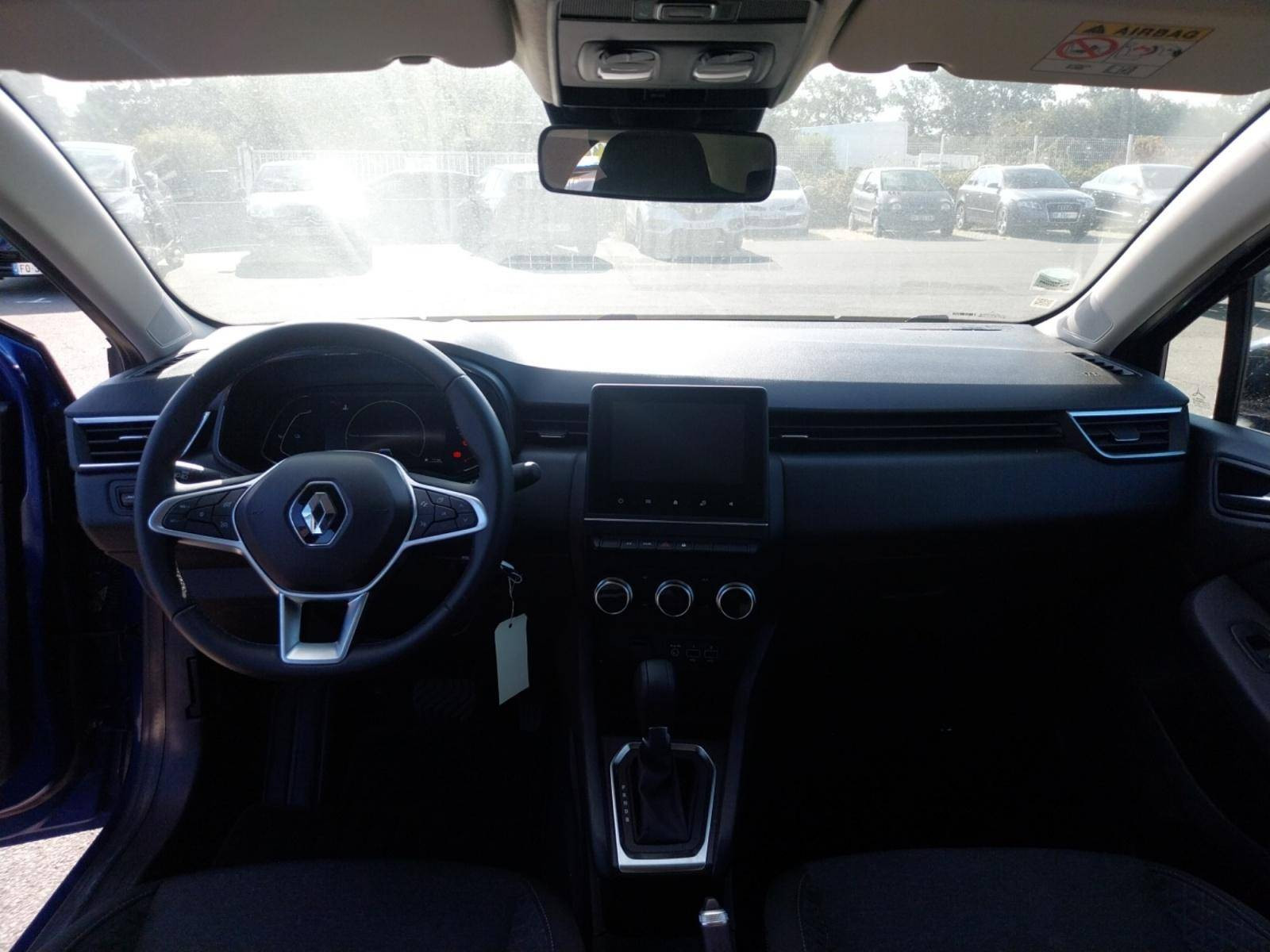Vente en ligne Renault Clio 5 Clio E-Tech full hybrid 145 au prix de 17 900 €
