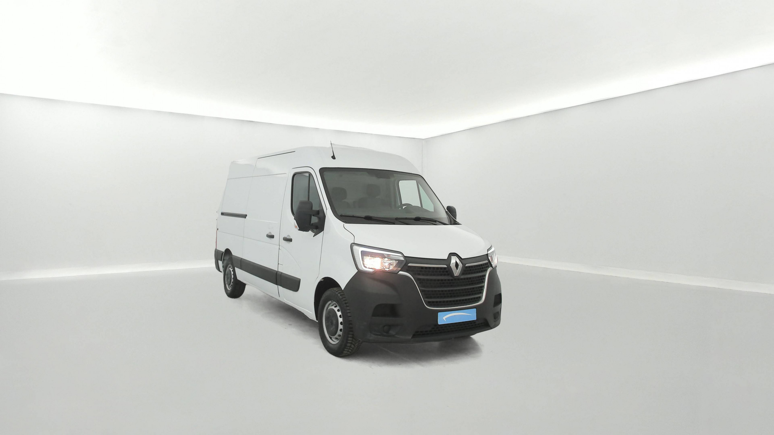 Vente en ligne Renault Master Fourgon MASTER FGN TRAC F3500 L2H2 BLUE DCI 135 au prix de 24 590 €