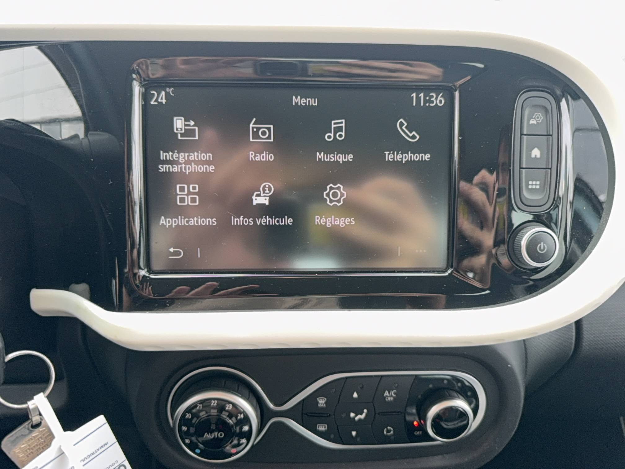 Vente en ligne Renault Twingo Electrique Twingo III E-Tech au prix de 13 490 €