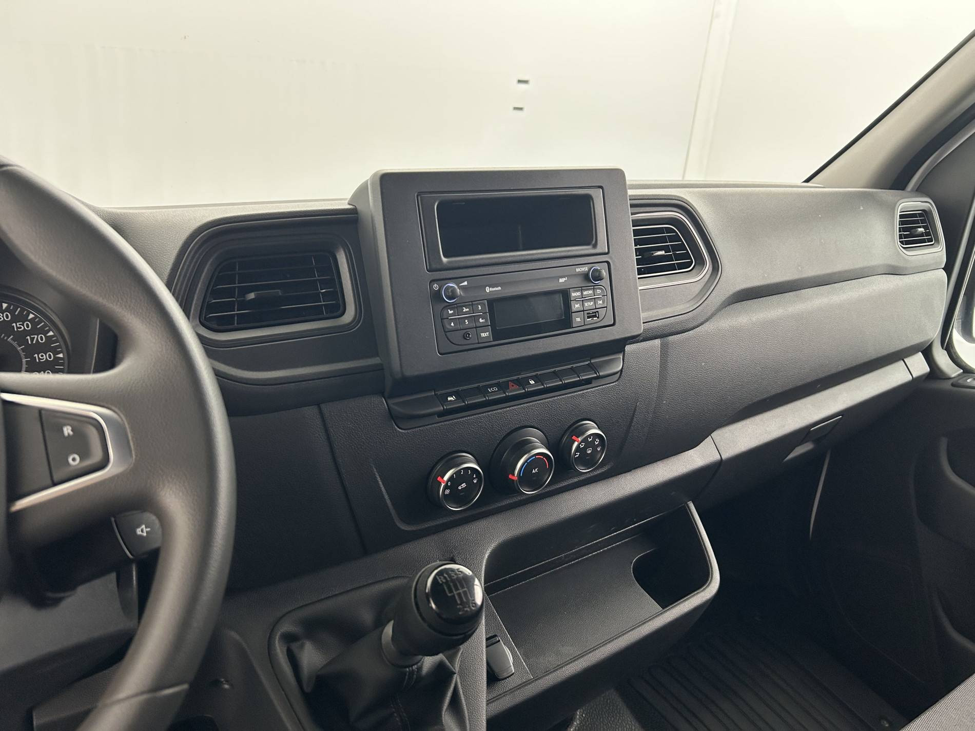 Vente en ligne Renault Master Fourgon MASTER FGN TRAC F3500 L3H3 BLUE DCI 135 au prix de 28 990 €