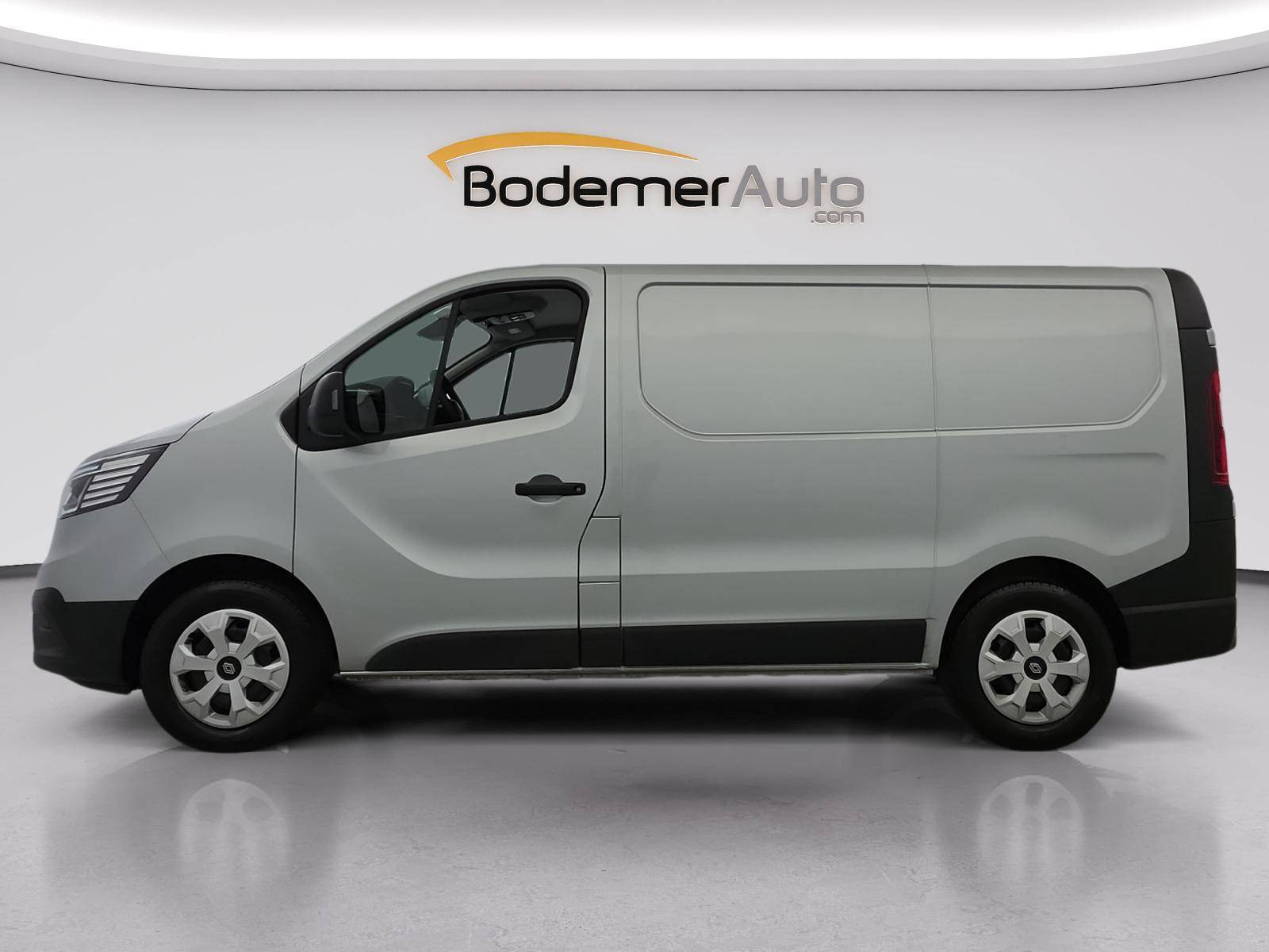 Vente en ligne Renault Trafic 3 Fourgon TRAFIC FG BLUE DCI 170 L1H1 2T8 AUTO au prix de 32 490 €