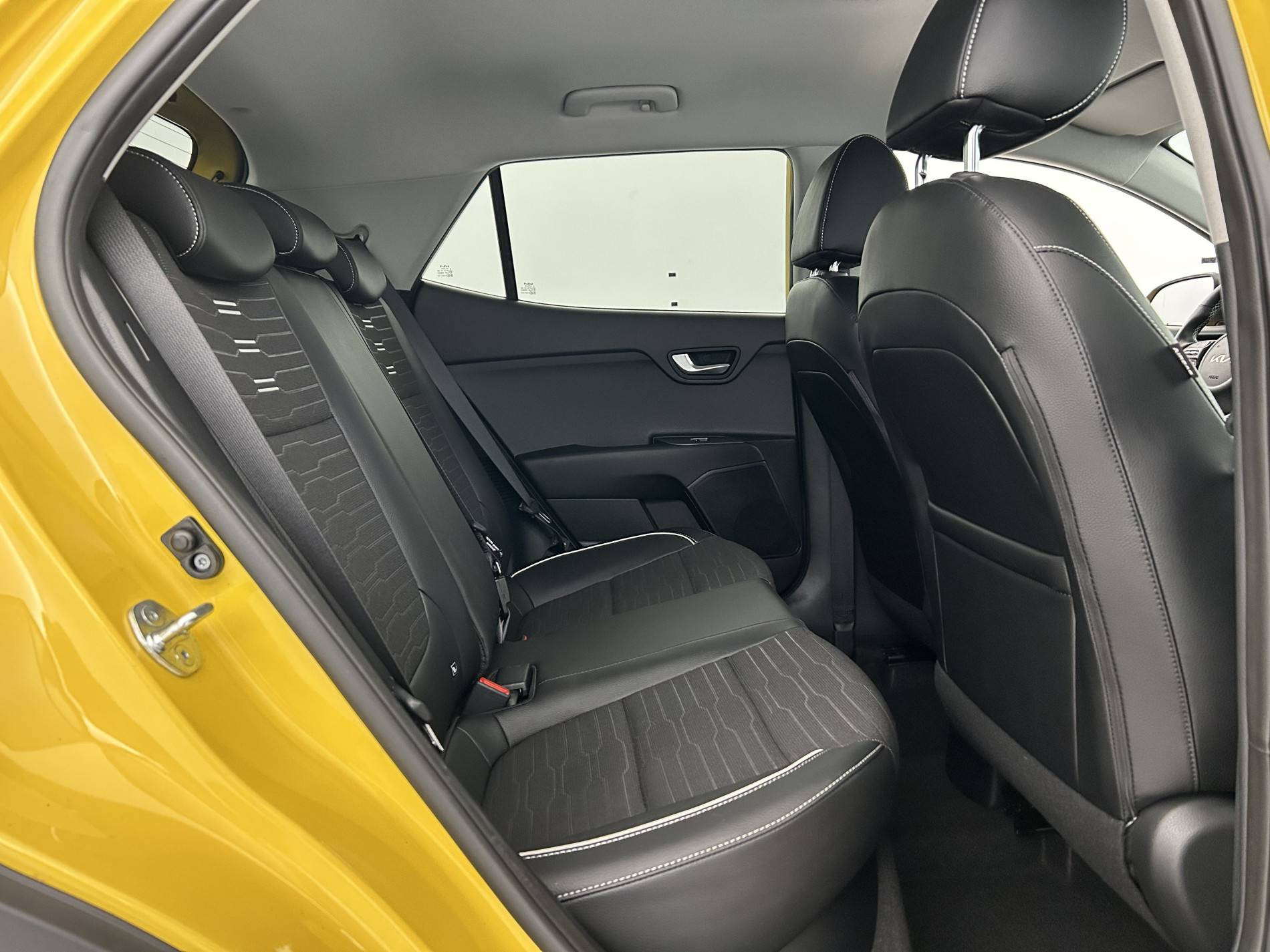 Vente en ligne Kia Stonic  1.0 T-GDi 120 ch MHEV DCT7 au prix de 17 500 €