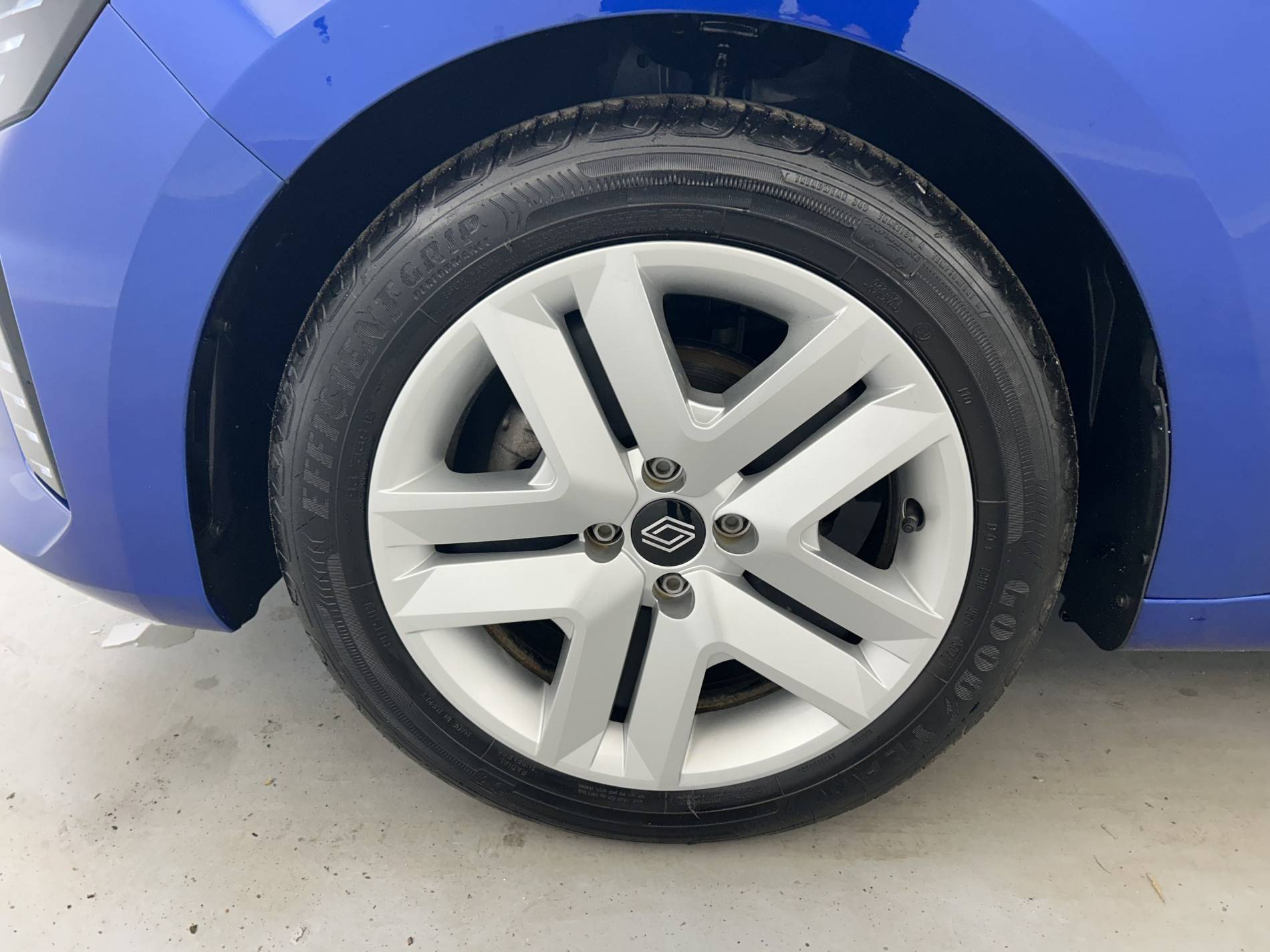 Vente en ligne Renault Clio 5 Clio TCe 90 au prix de 15 990 €