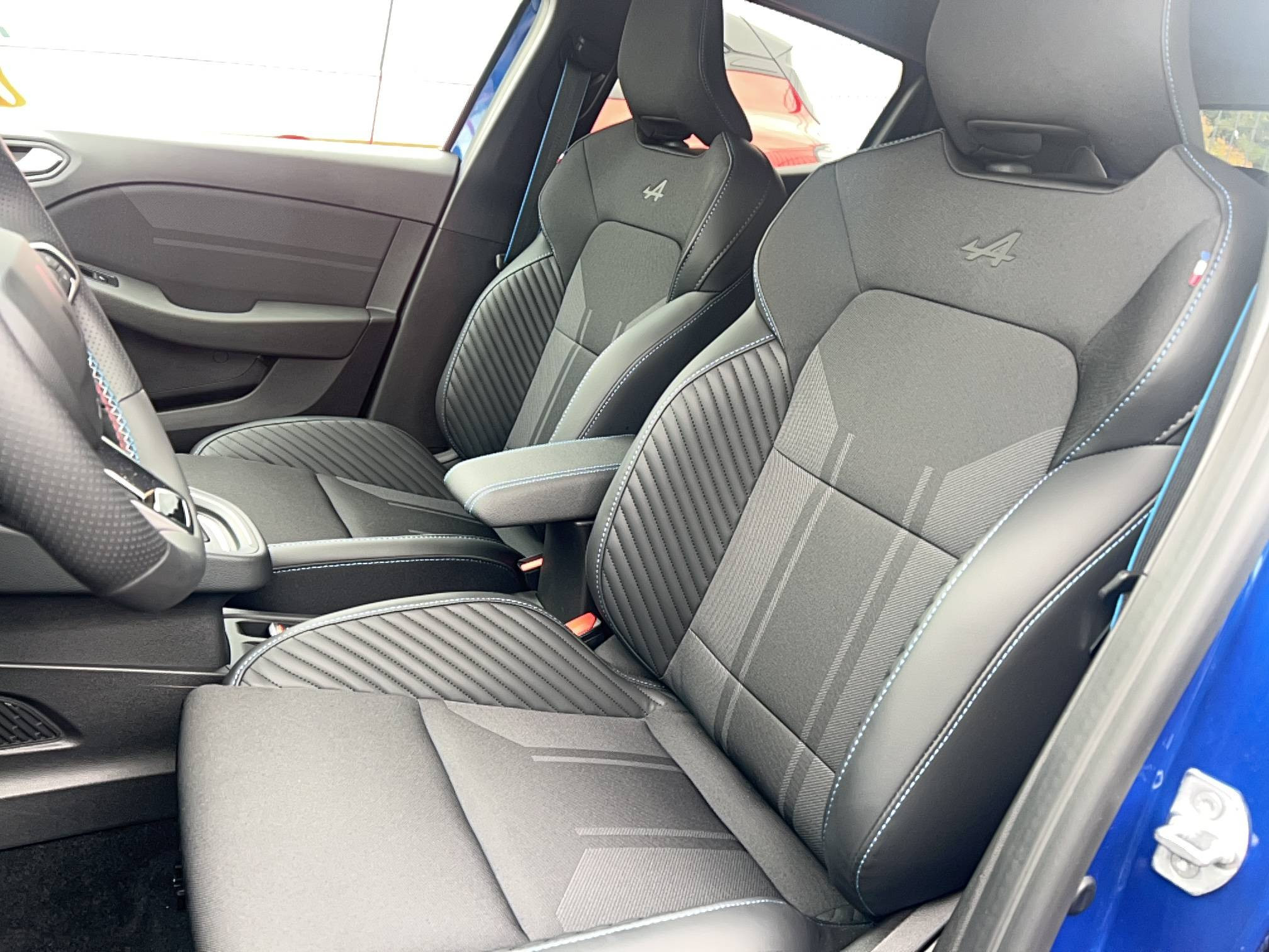 Vente en ligne Renault Clio 5 Clio E-Tech full hybrid 145 ch GSR2 au prix de 22 991 €