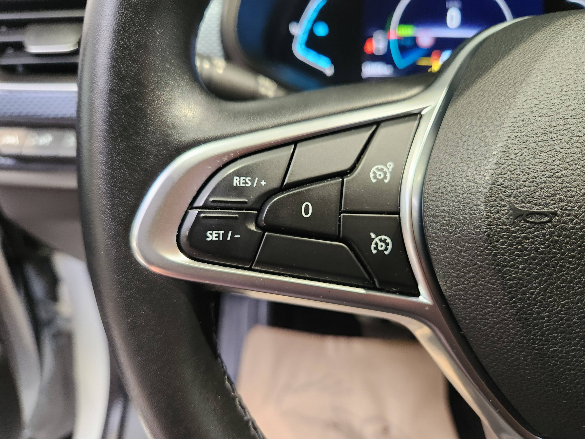 Vente en ligne Renault Arkana  E-Tech hybride 145 - 22 au prix de 15 999 €