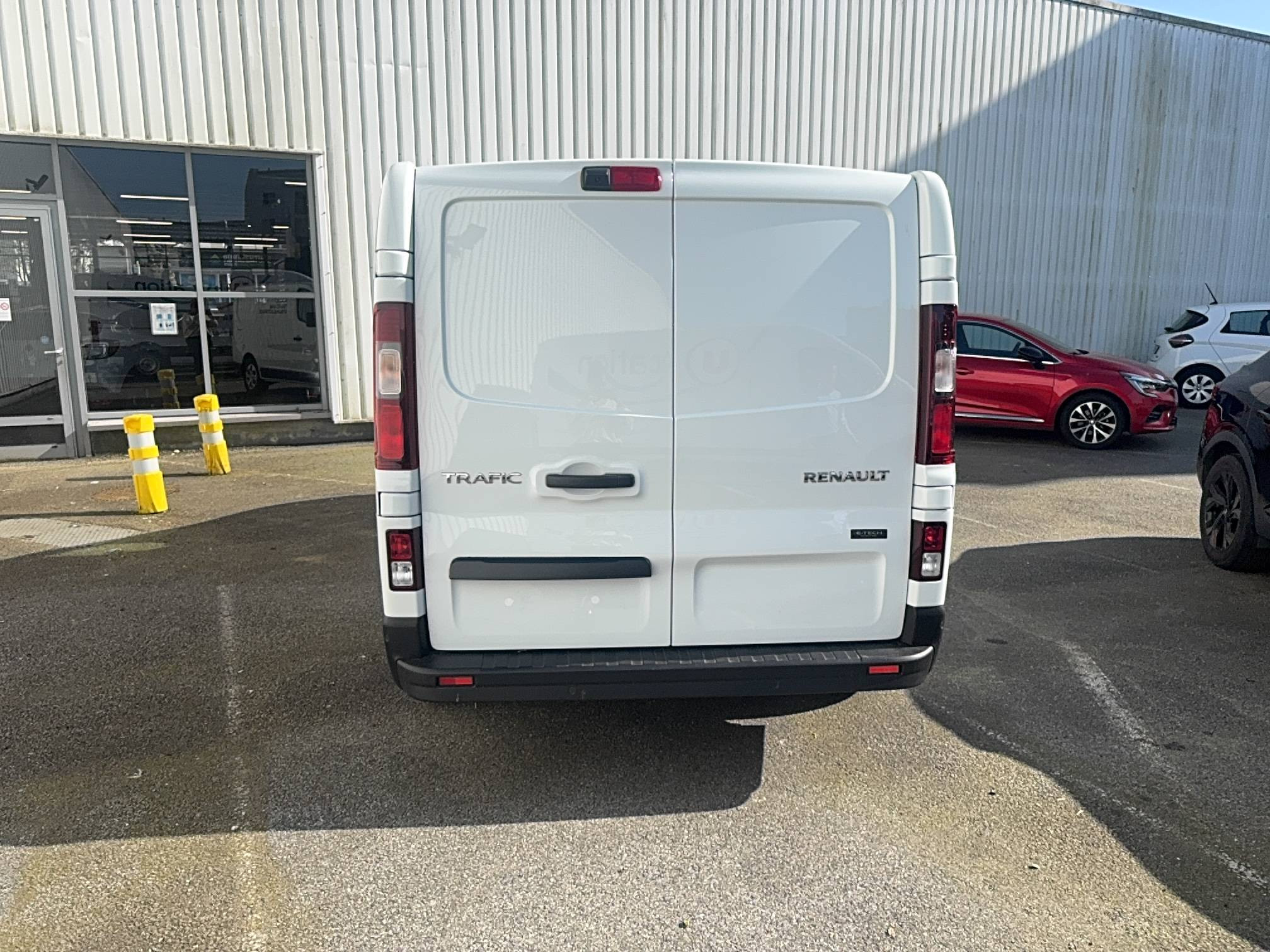Vente en ligne Renault Trafic Van E-Tech FG GCF L1H1 52kWh AC22 au prix de 36 490 €