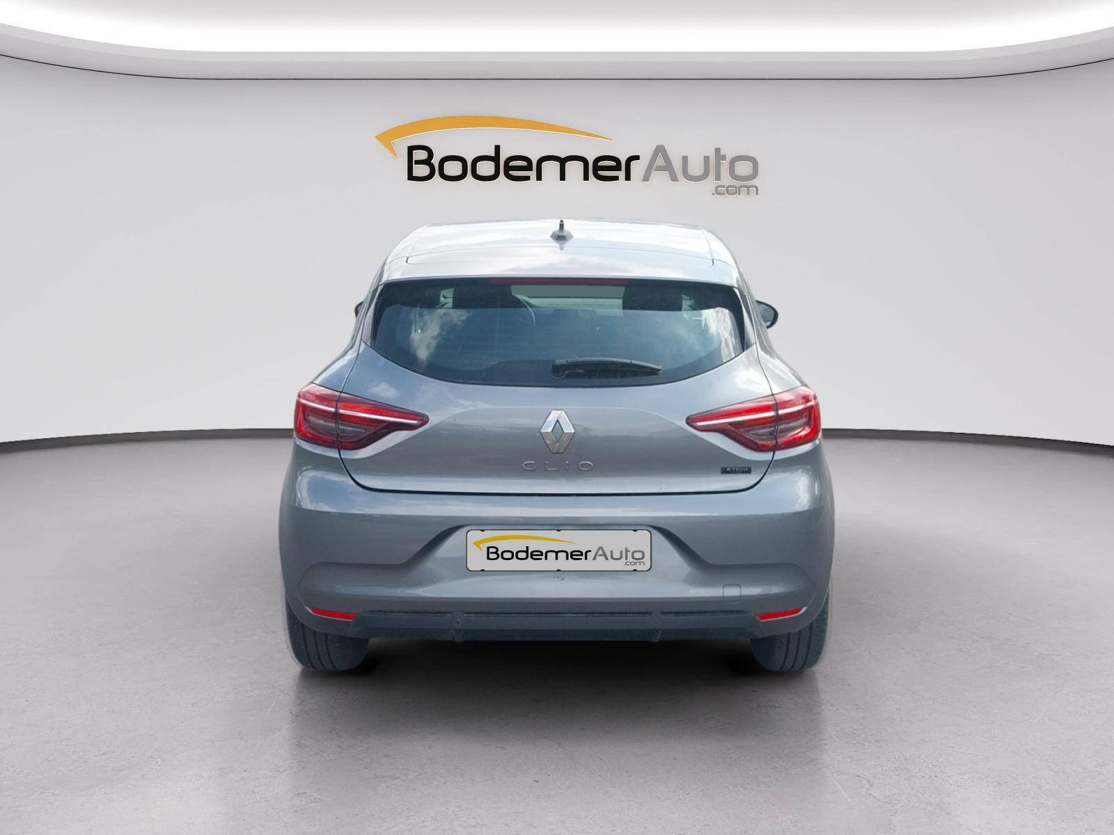 Vente en ligne Renault Clio 5 Clio E-Tech full hybrid 145 au prix de 15 990 €