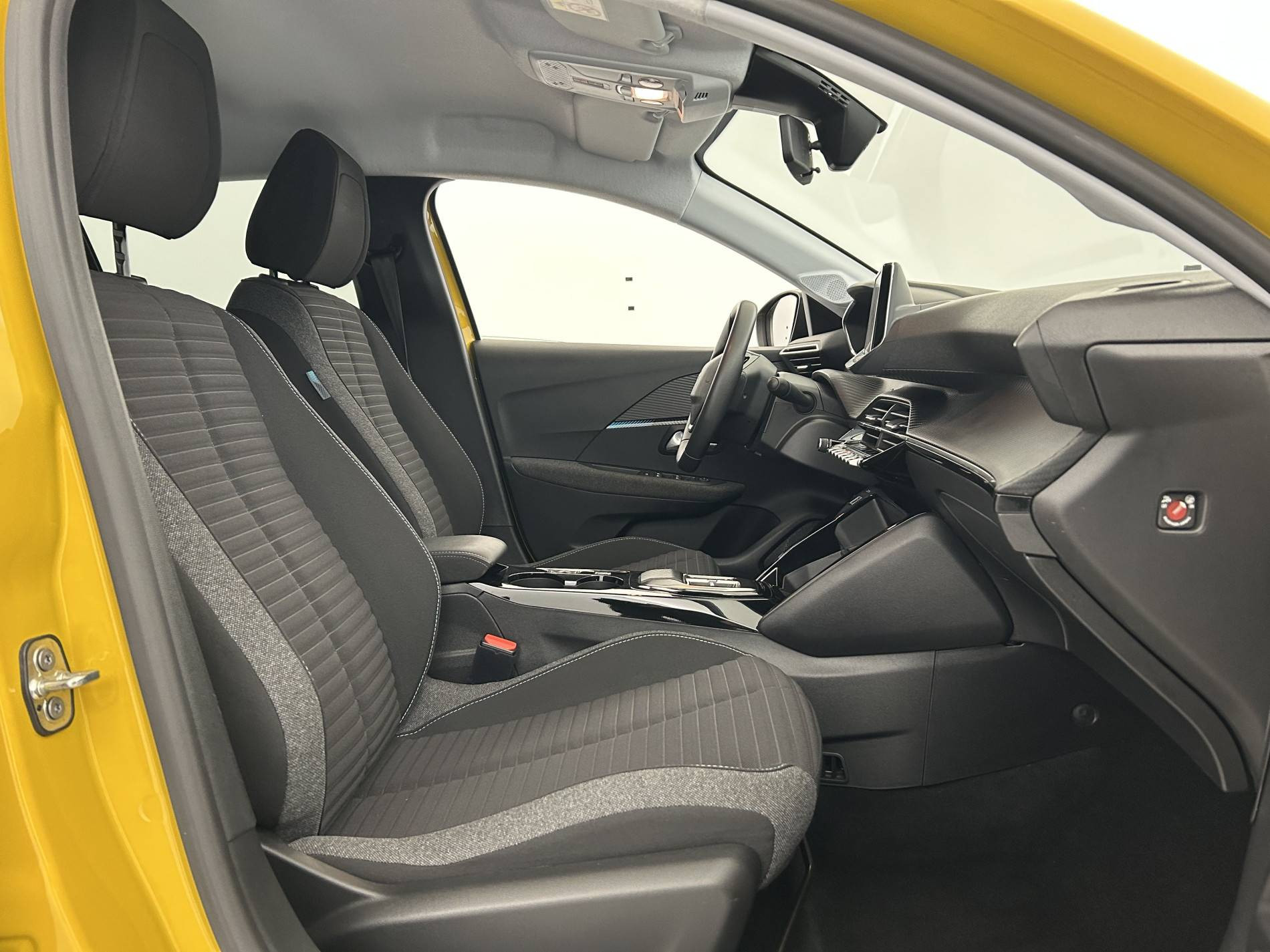Vente en ligne Peugeot E-208  50 kWh 136ch au prix de 12 970 €