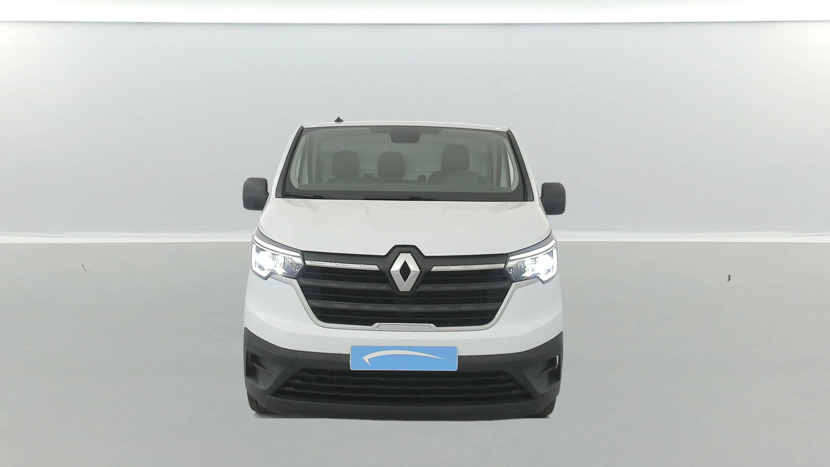 Vente en ligne Renault Trafic 3 Fourgon TRAFIC PC L2H1 3T BLUE DCI 150 au prix de 23 490 €