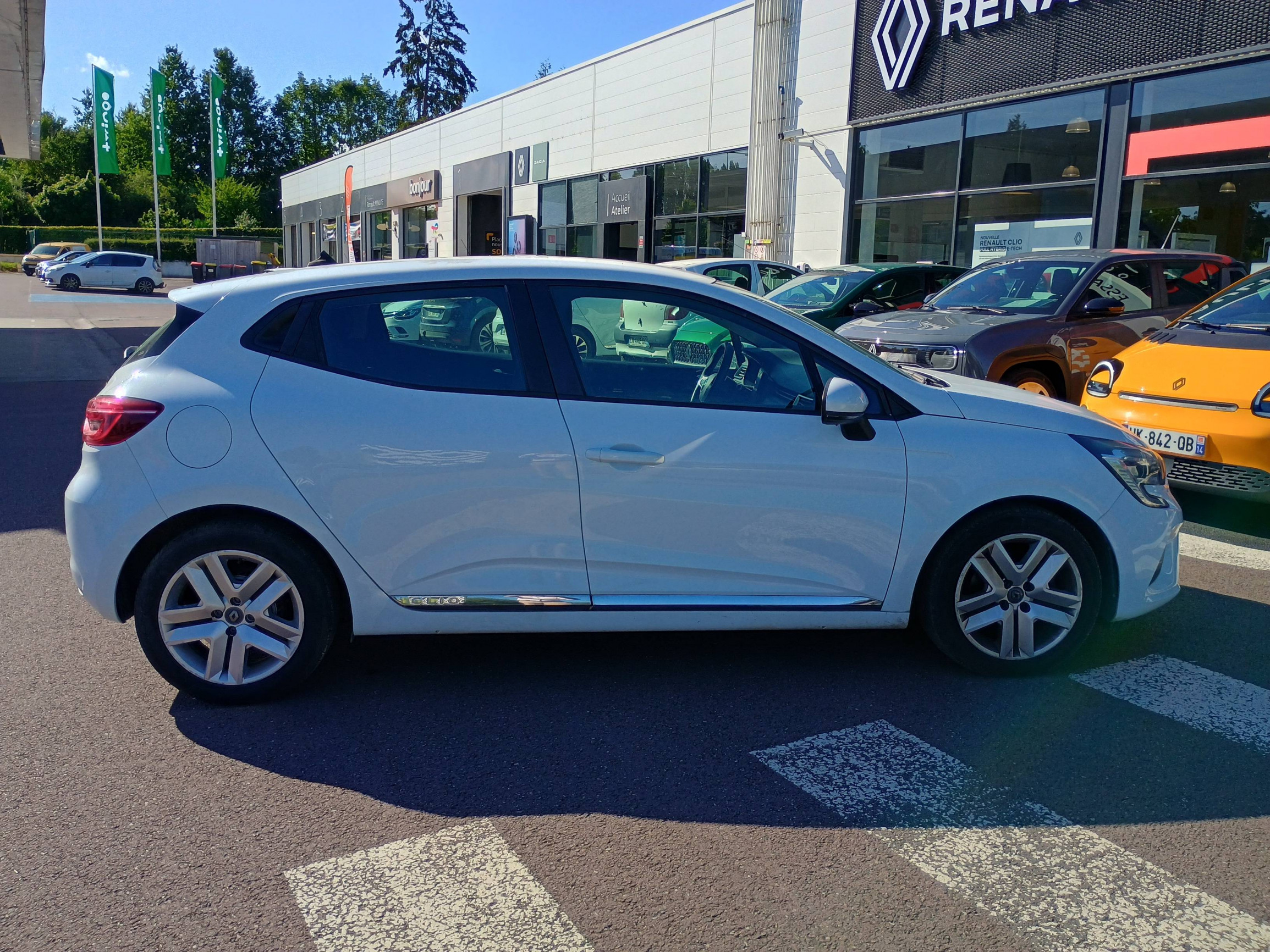 Vente en ligne Renault Clio 5 Clio Blue dCi 85 au prix de 12 590 €