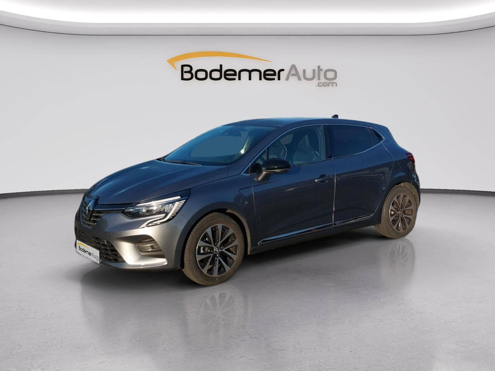 Renault Clio 5 Clio E-Tech full hybrid 145 occasion de 2023 en vente à Quimper