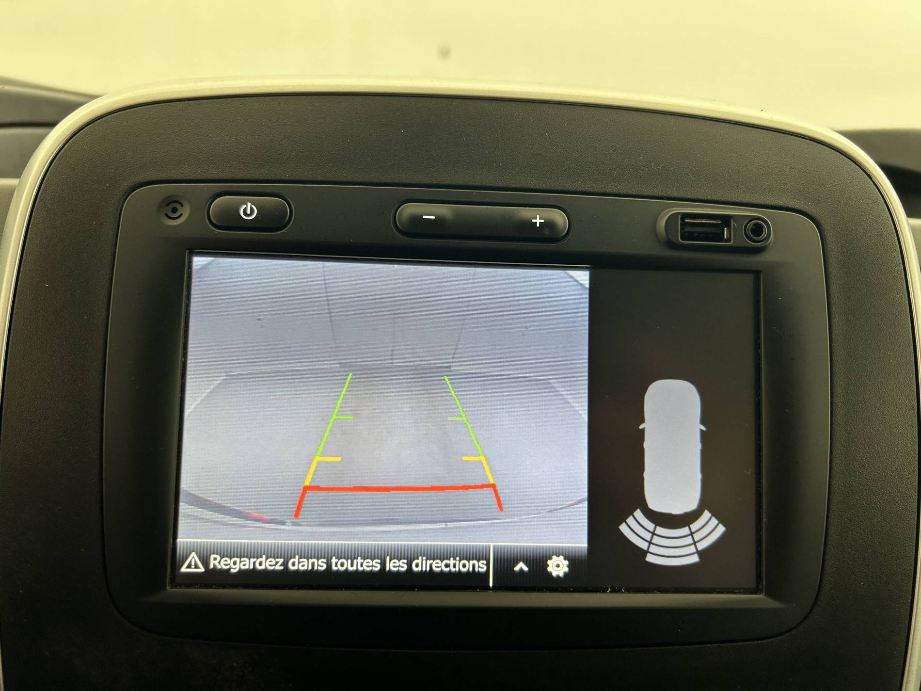 Vente en ligne Renault Trafic 3 Fourgon TRAFIC FGN L1H1 1200 KG DCI 120 au prix de 18 790 €
