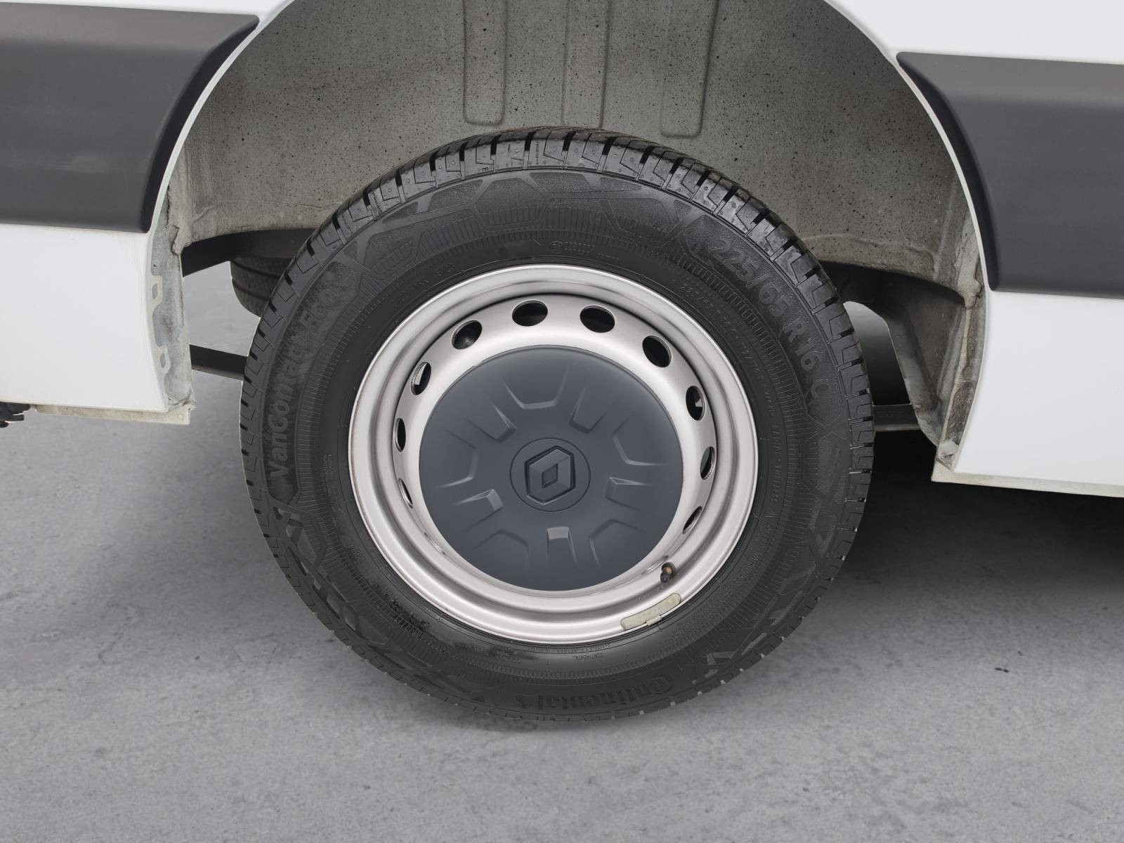 Vente en ligne Renault Master Fourgon MASTER FGN TRAC F3500 L2H2 BLUE DCI 135 au prix de 24 890 €