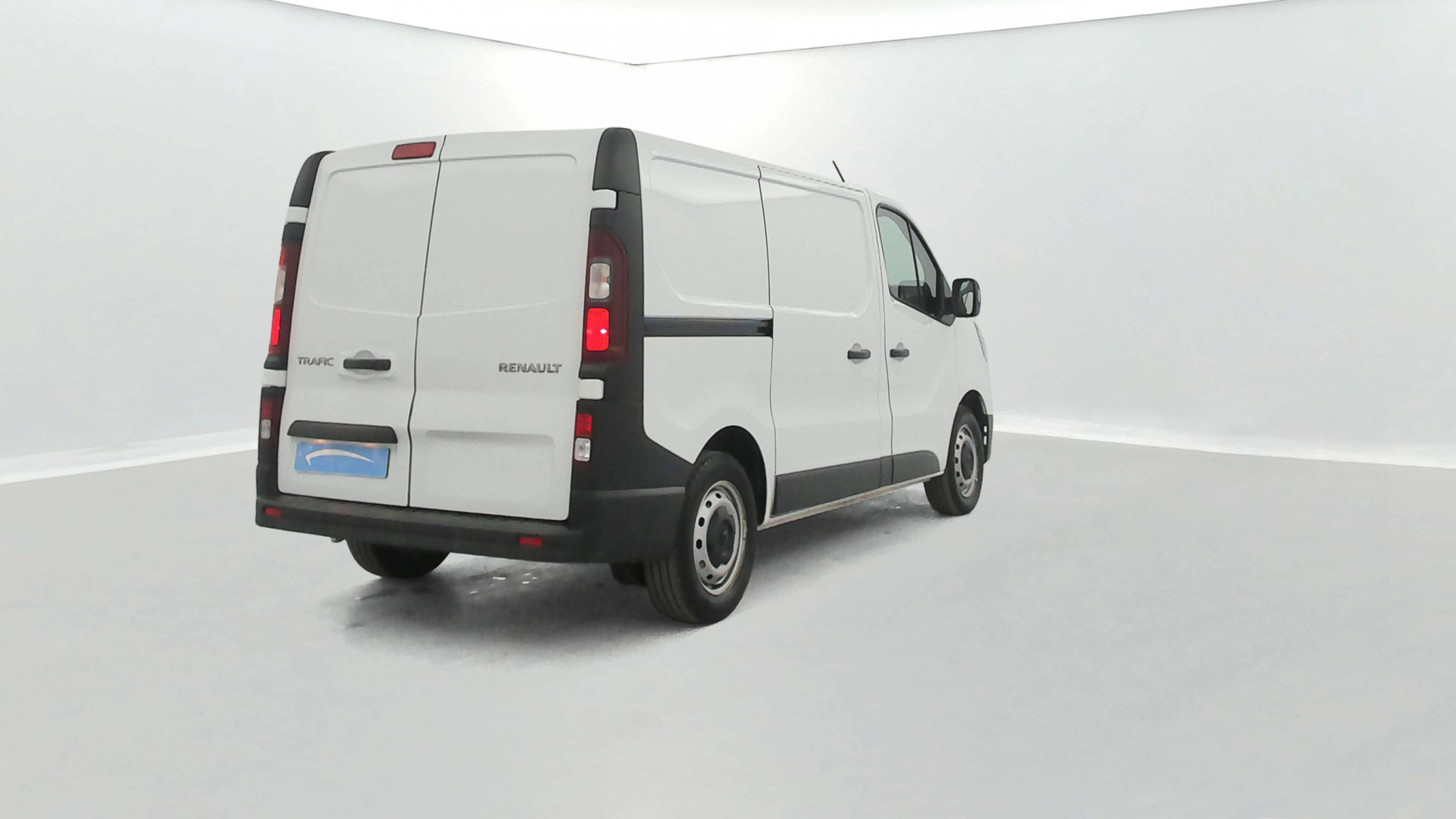 Vente en ligne Renault Trafic 3 Fourgon TRAFIC FGN L1H1 3000 KG BLUE DCI 130 au prix de 18 790 €