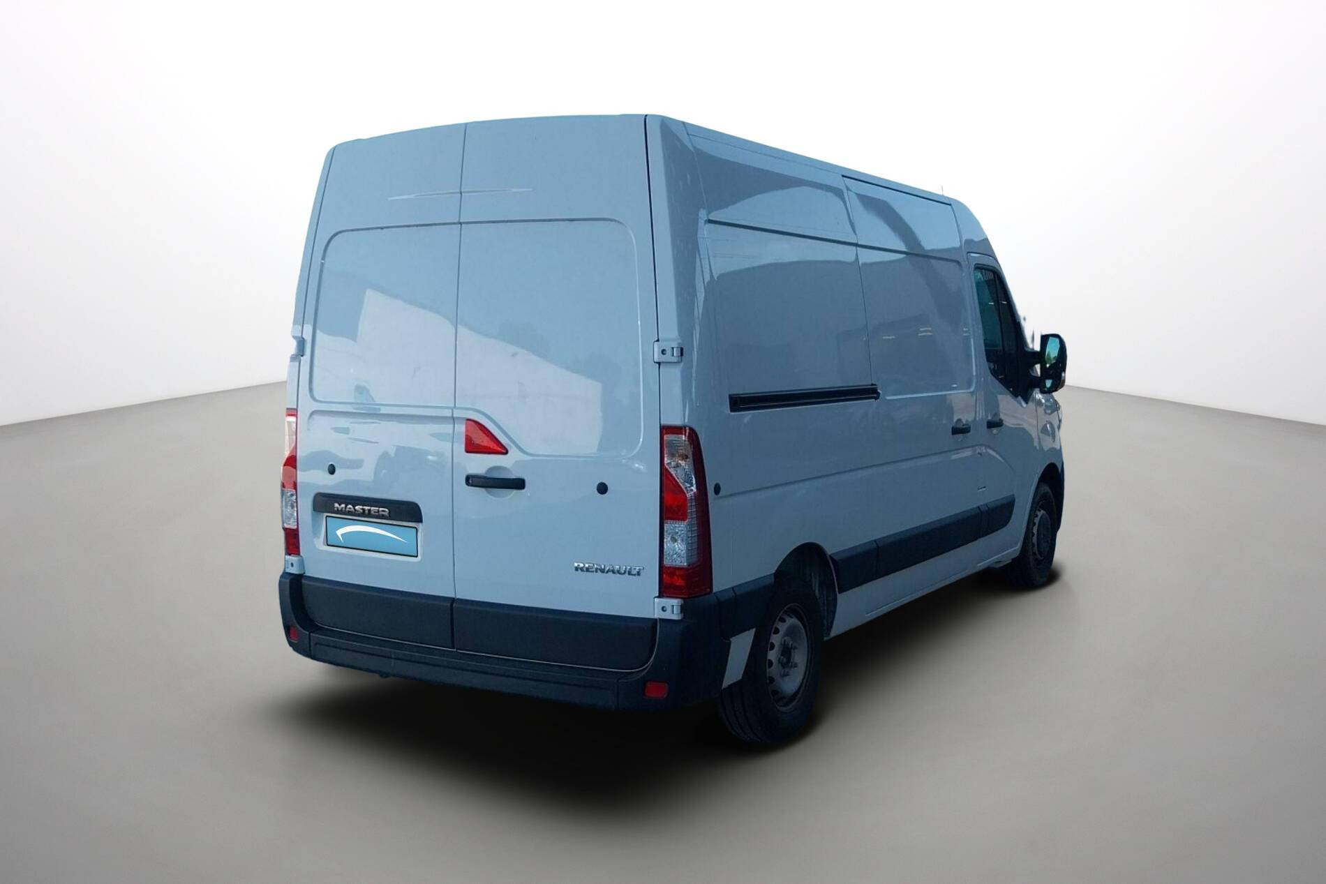 Vente en ligne Renault Master Fourgon MASTER FGN TRAC F3500 L2H2 BLUE DCI 135 au prix de 23 990 €
