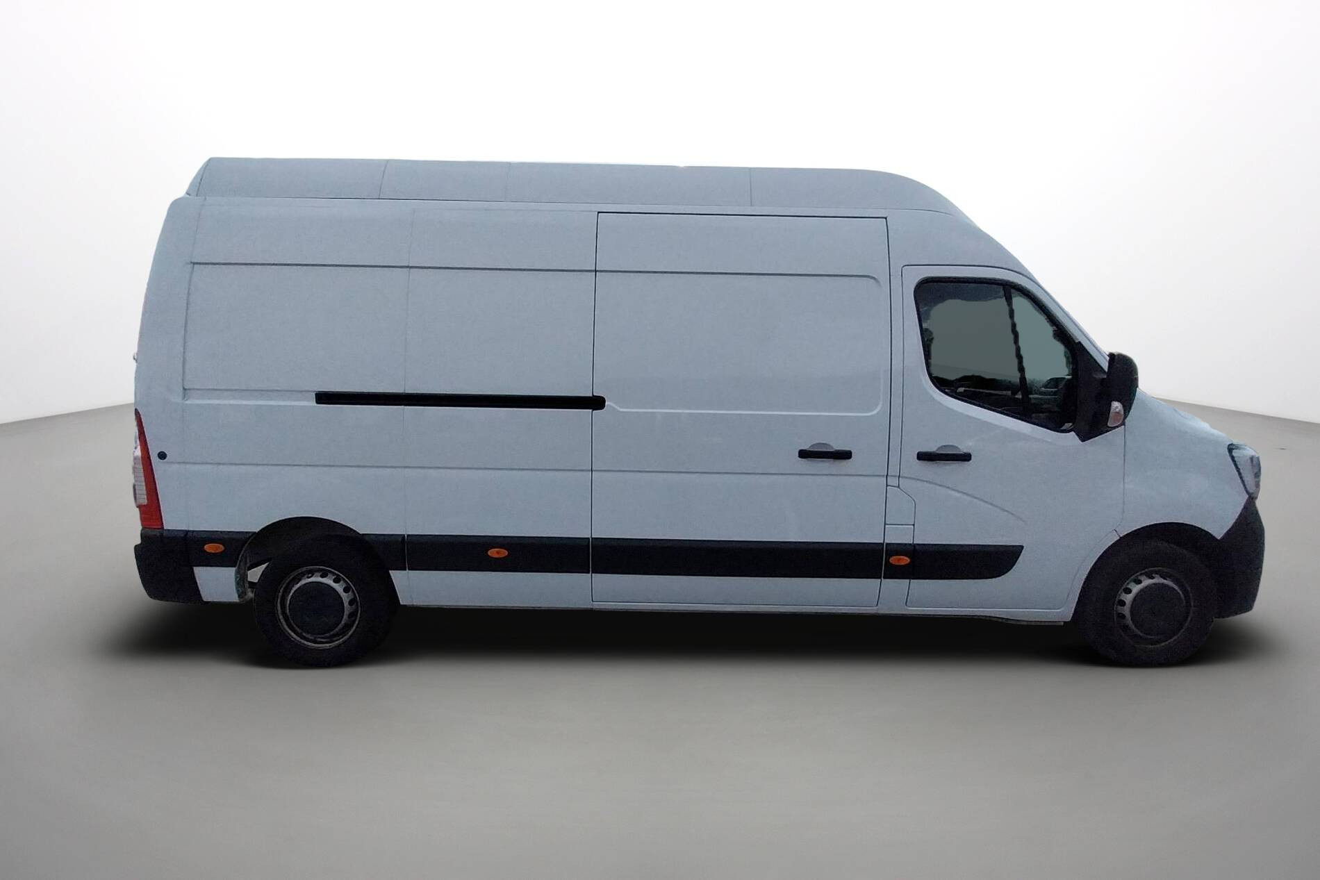 Vente en ligne Renault Master Fourgon MASTER FGN TRAC F3500 L3H3 BLUE DCI 135 au prix de 29 590 €